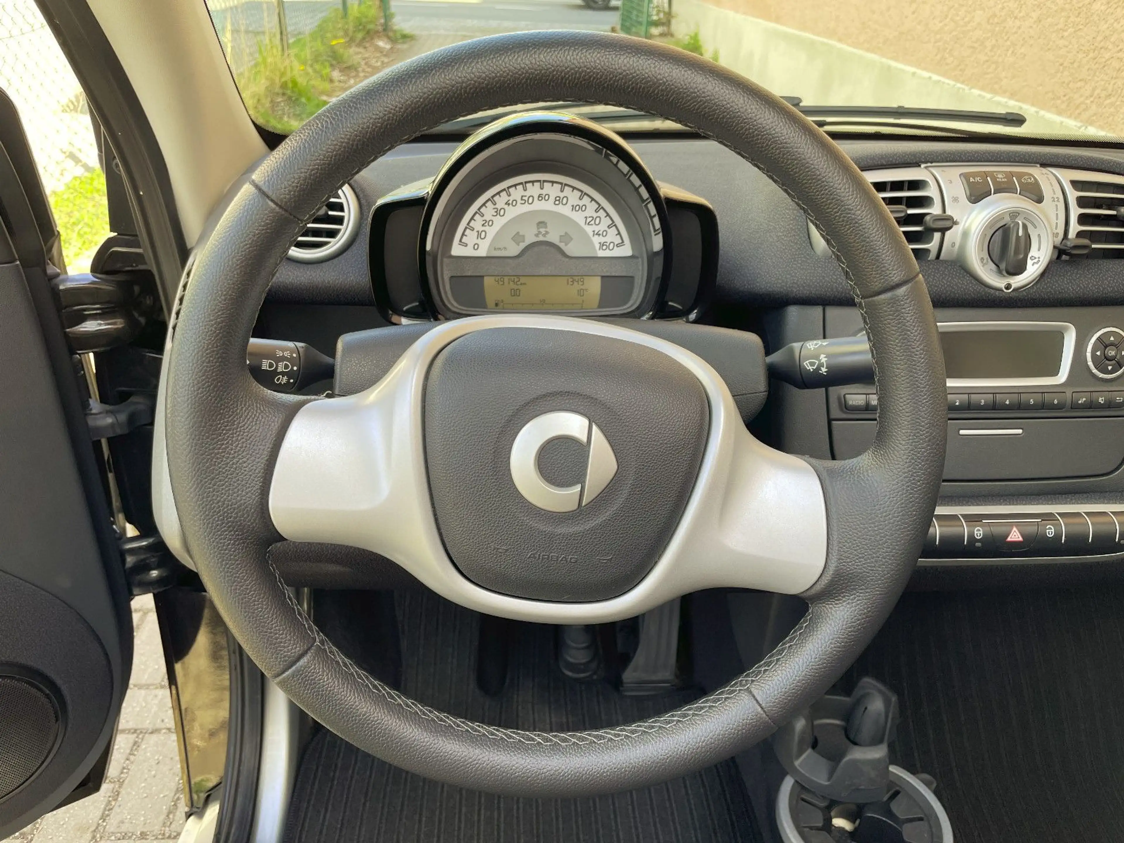 smart forTwo fortwo cabrio Micro Hybrid Drive 52 kW — photo 18