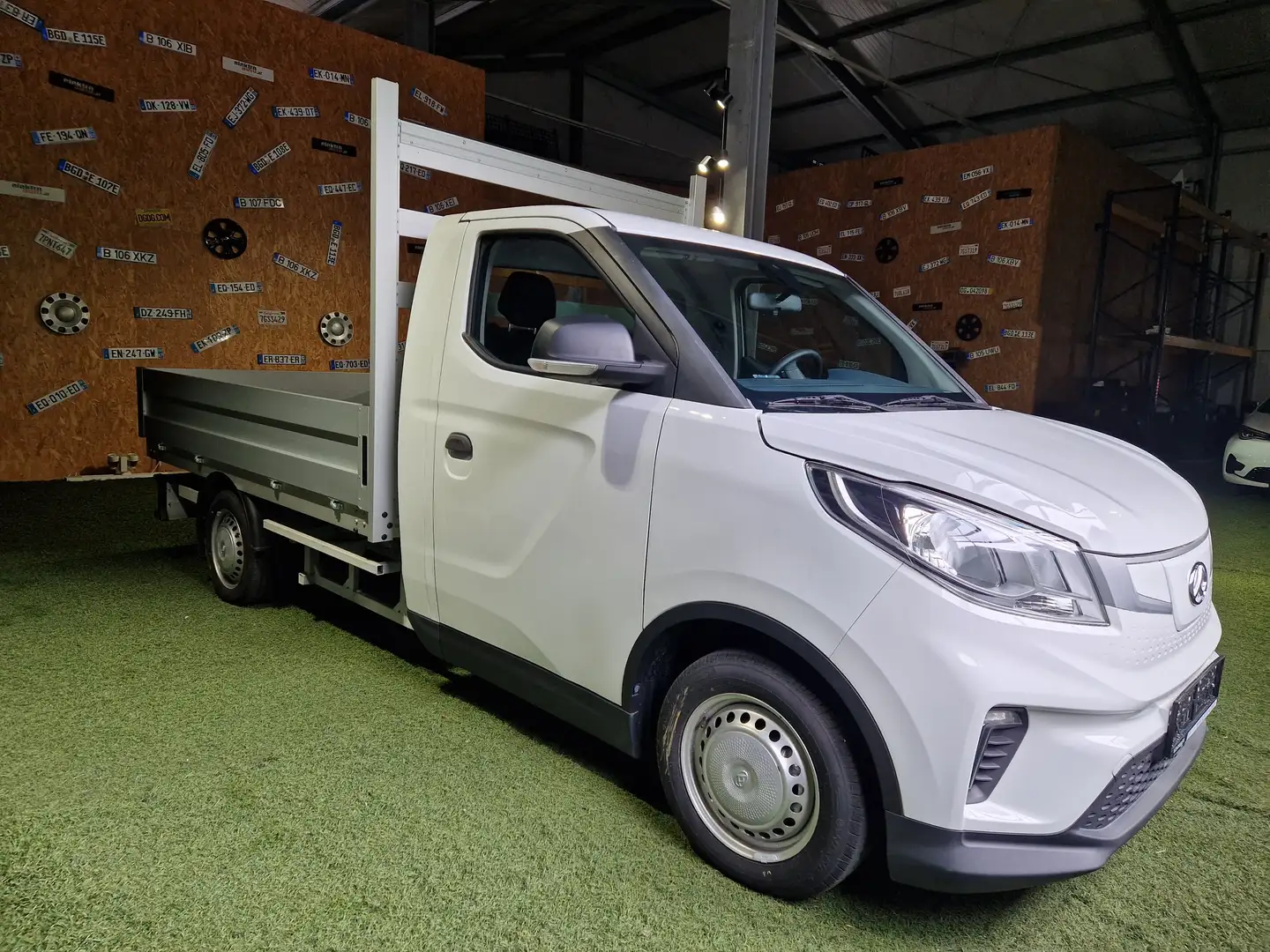Maxus eDeliver 3 Pritsche 50kWh. neu vor Ort. Rückfahrkamera Weiß - 2