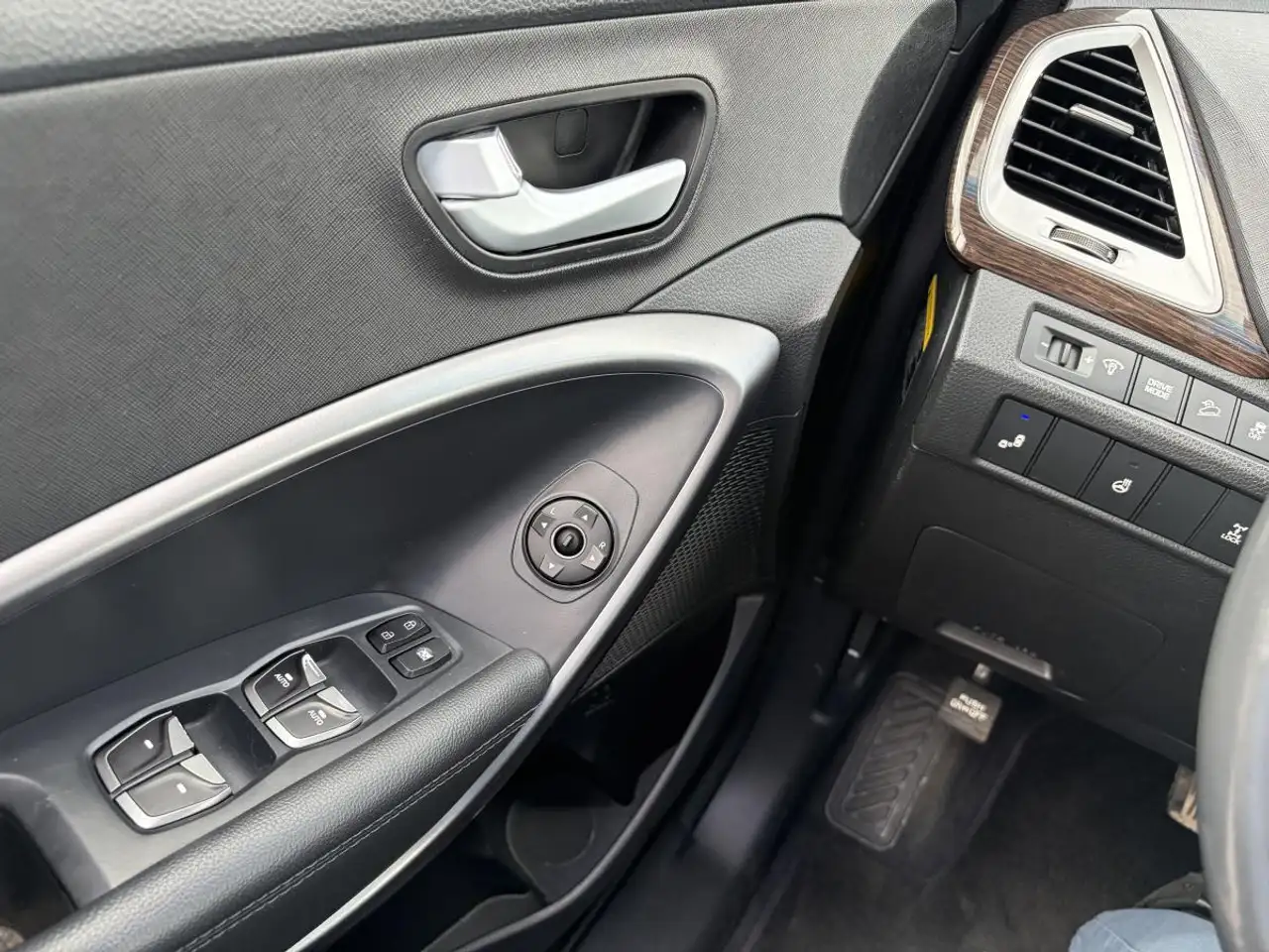 Hyundai SANTA FE снимка Hyundai SANTA FE