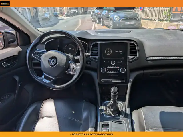 Renault Megane view 12