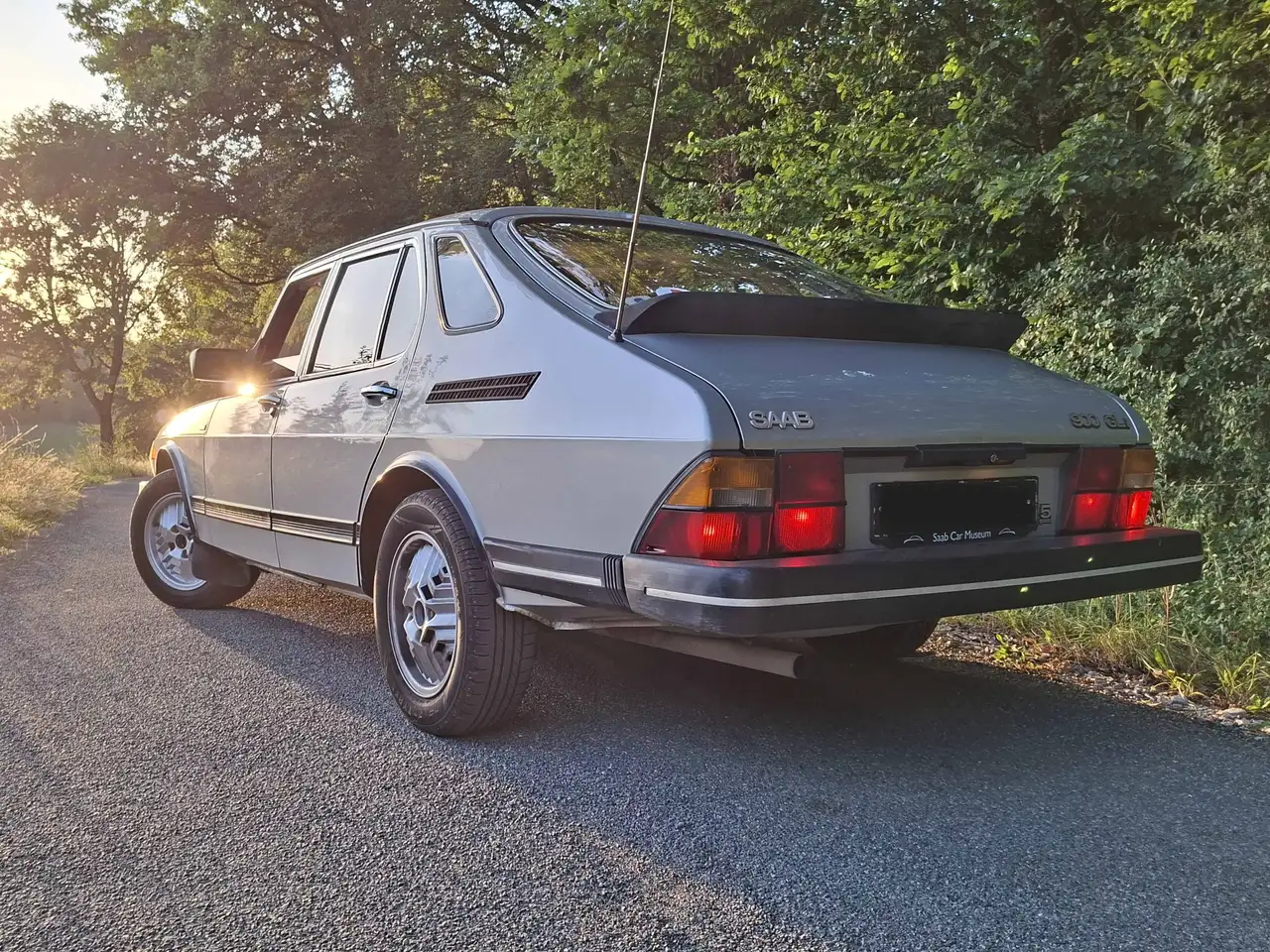 Saab 900 GLi, foto 3