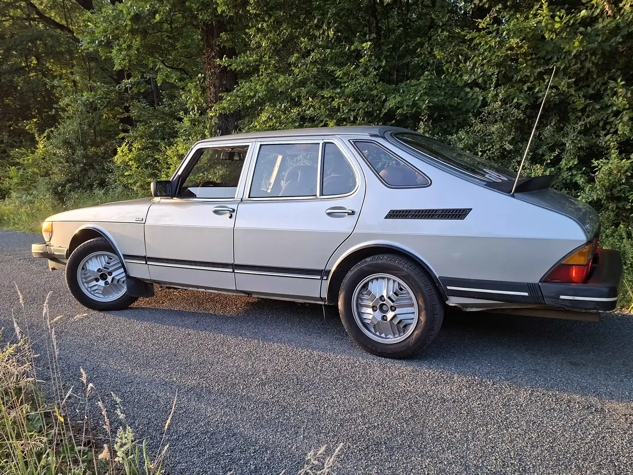 Saab 900 GLi, foto 4