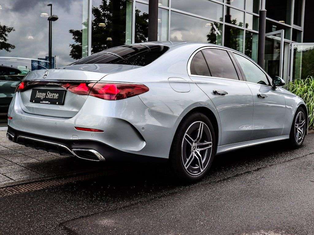 Mercedes-Benz E 200
