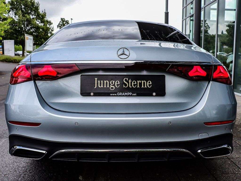 Mercedes-Benz E 200