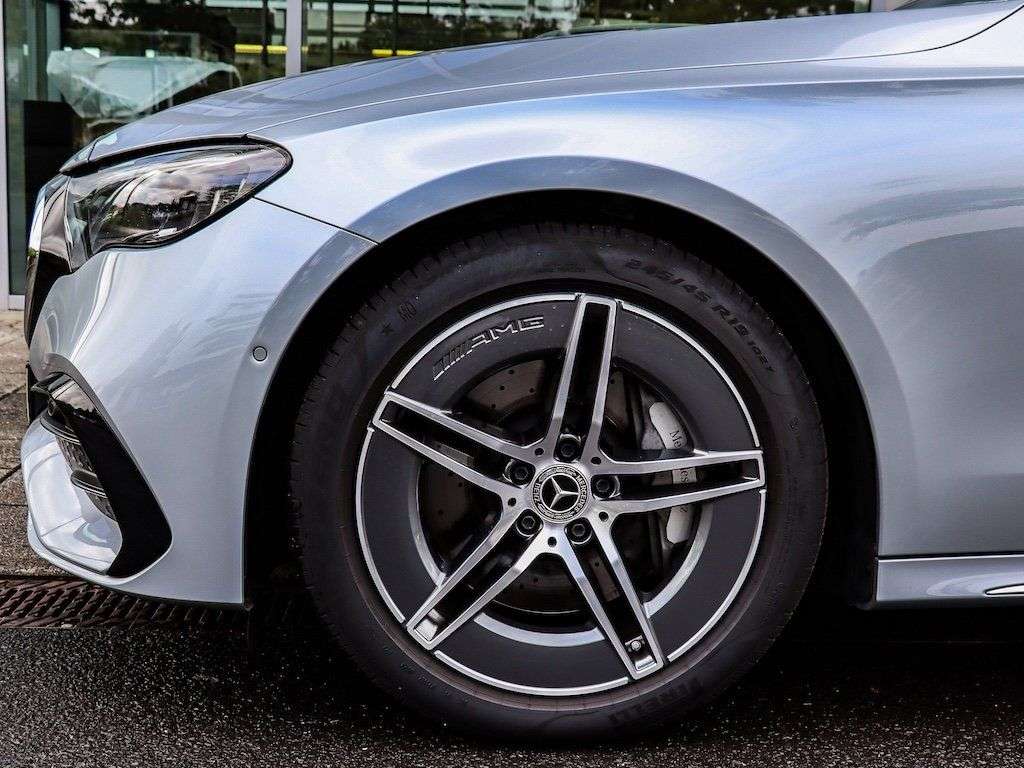 Mercedes-Benz E 200