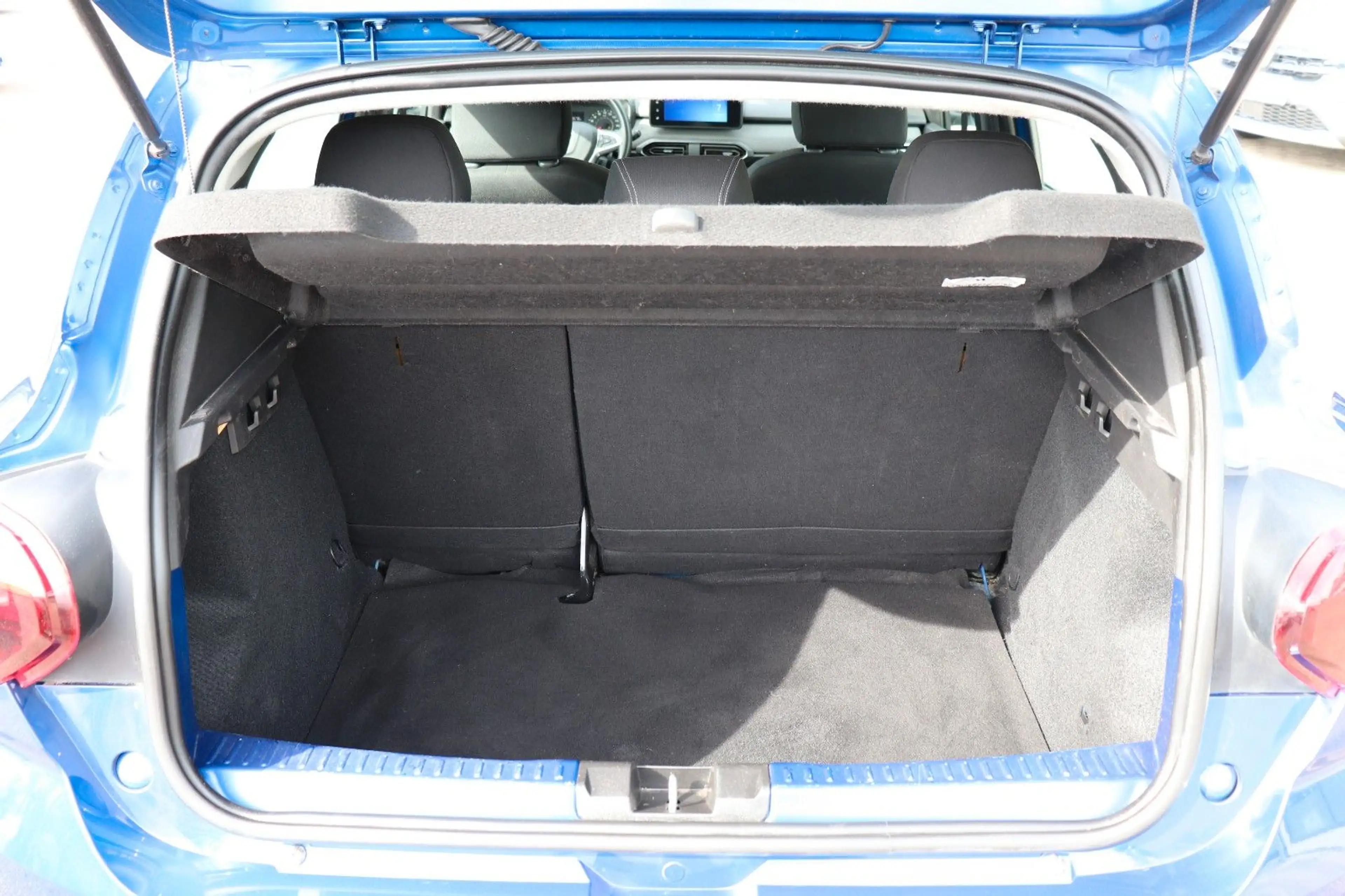 Dacia Sandero III Comfort, PDC v. u. h., Android Apple — photo 12