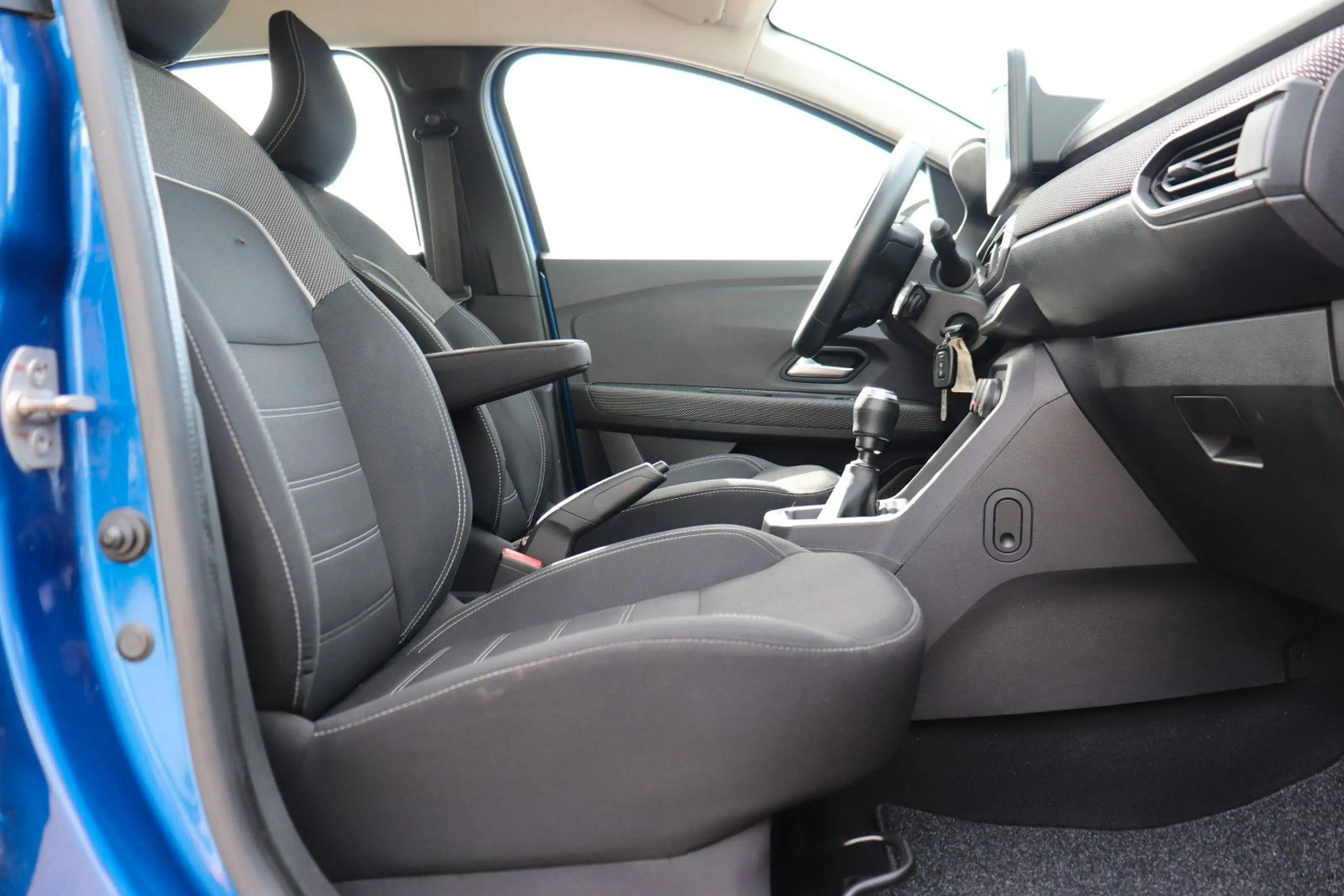 Dacia Sandero III Comfort, PDC v. u. h., Android Apple — photo 14