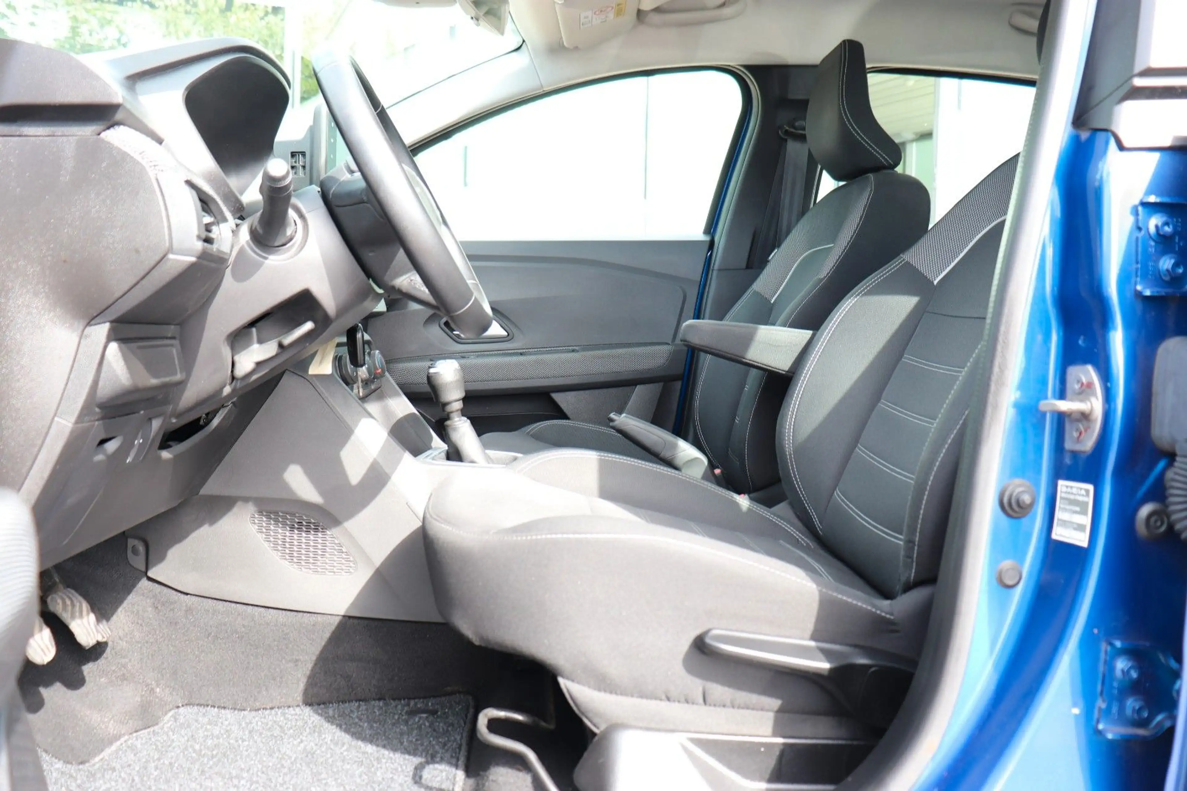 Dacia Sandero III Comfort, PDC v. u. h., Android Apple — photo 10