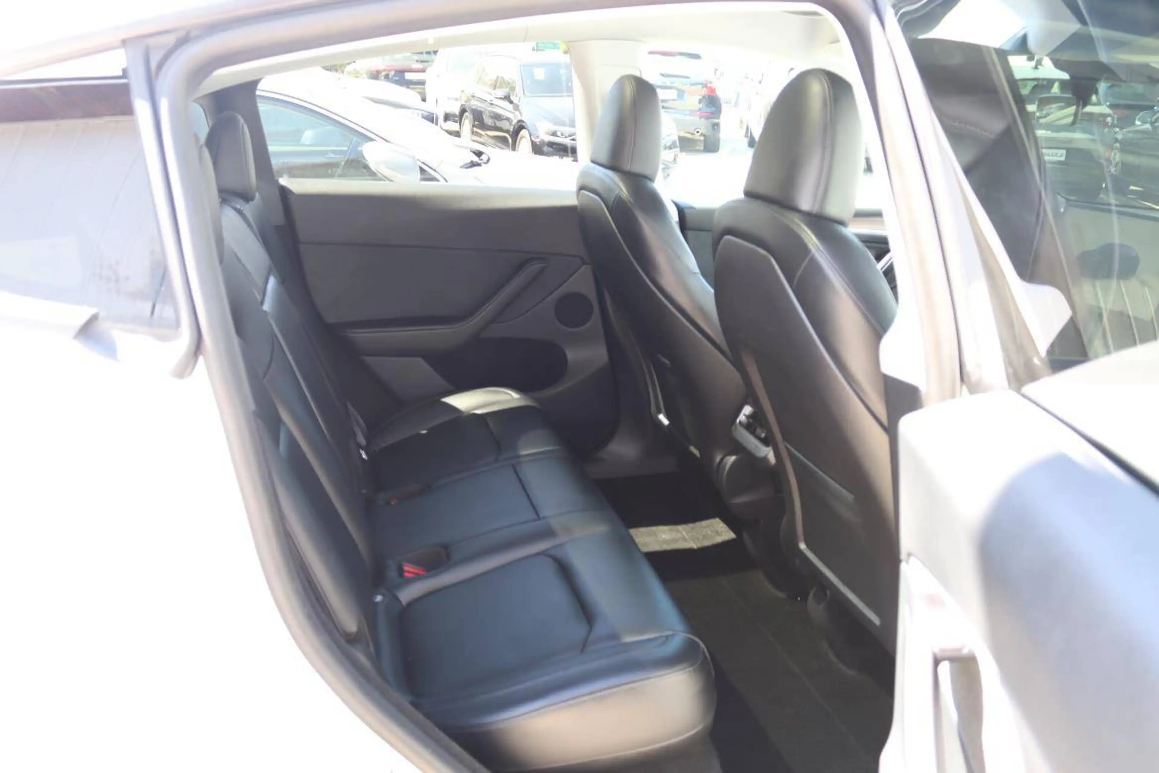 Tesla Model Y Long Range Dual AWD 79kWh — photo 8