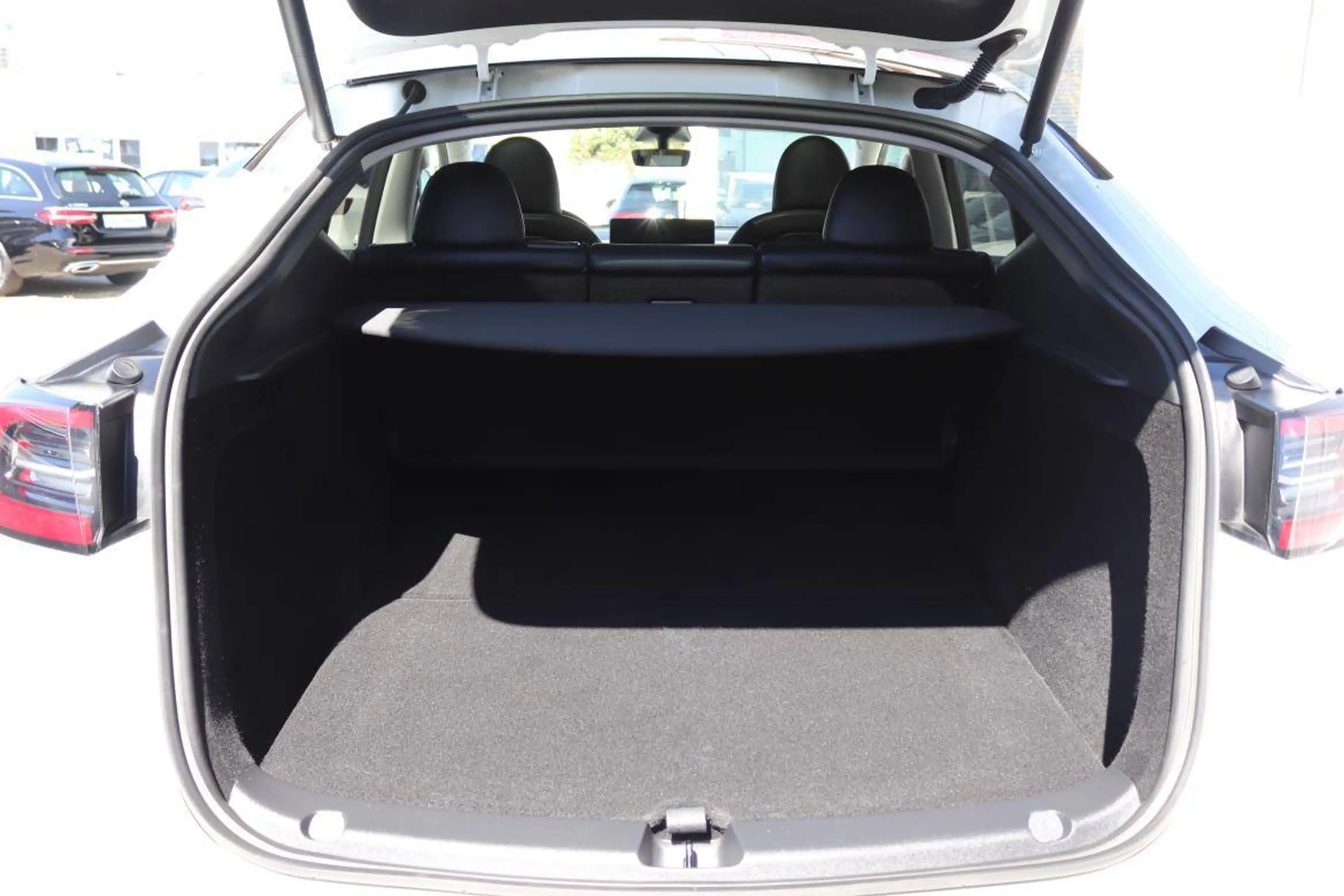 Tesla Model Y Long Range Dual AWD 79kWh — photo 7