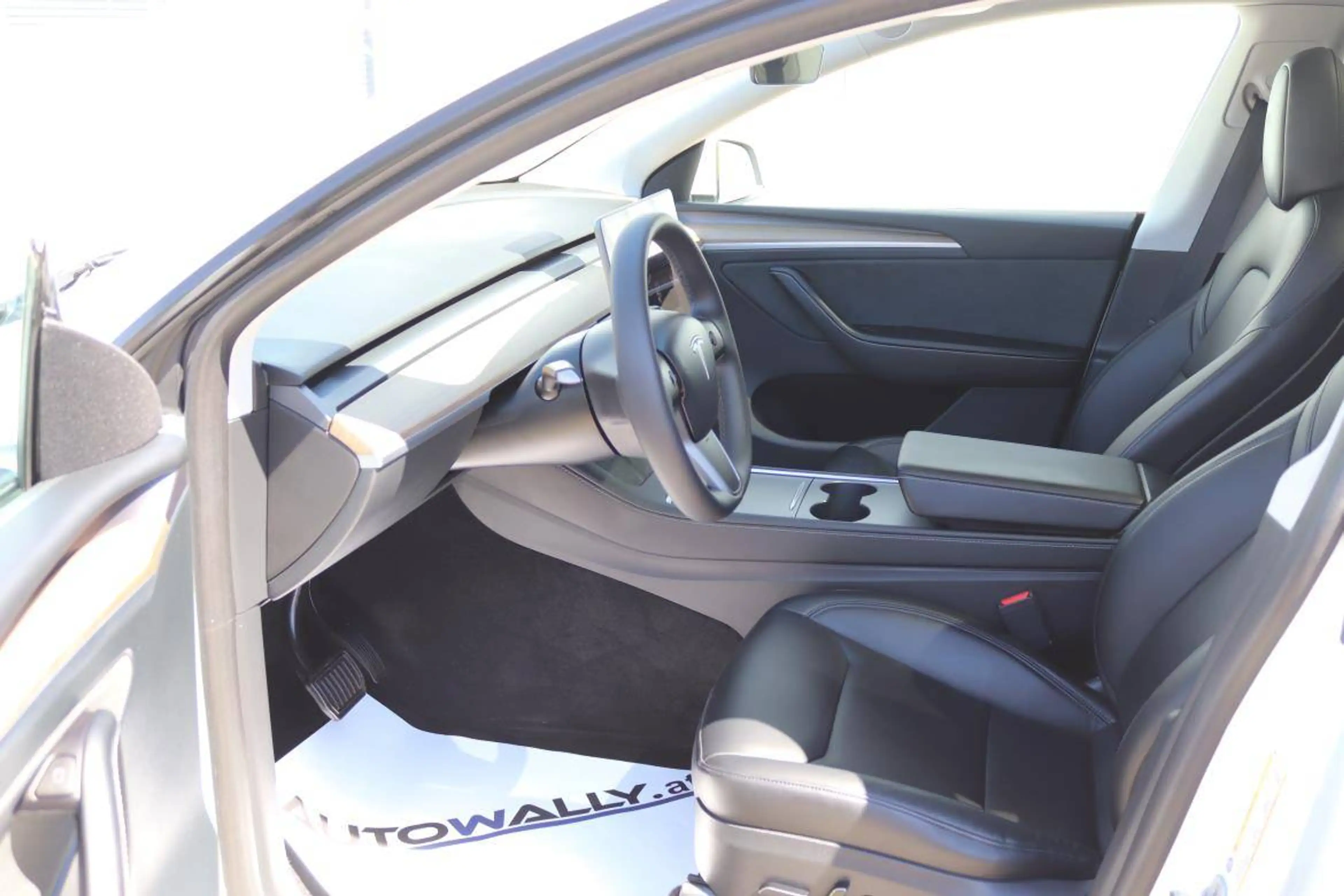 Tesla Model Y Long Range Dual AWD 79kWh — photo 5