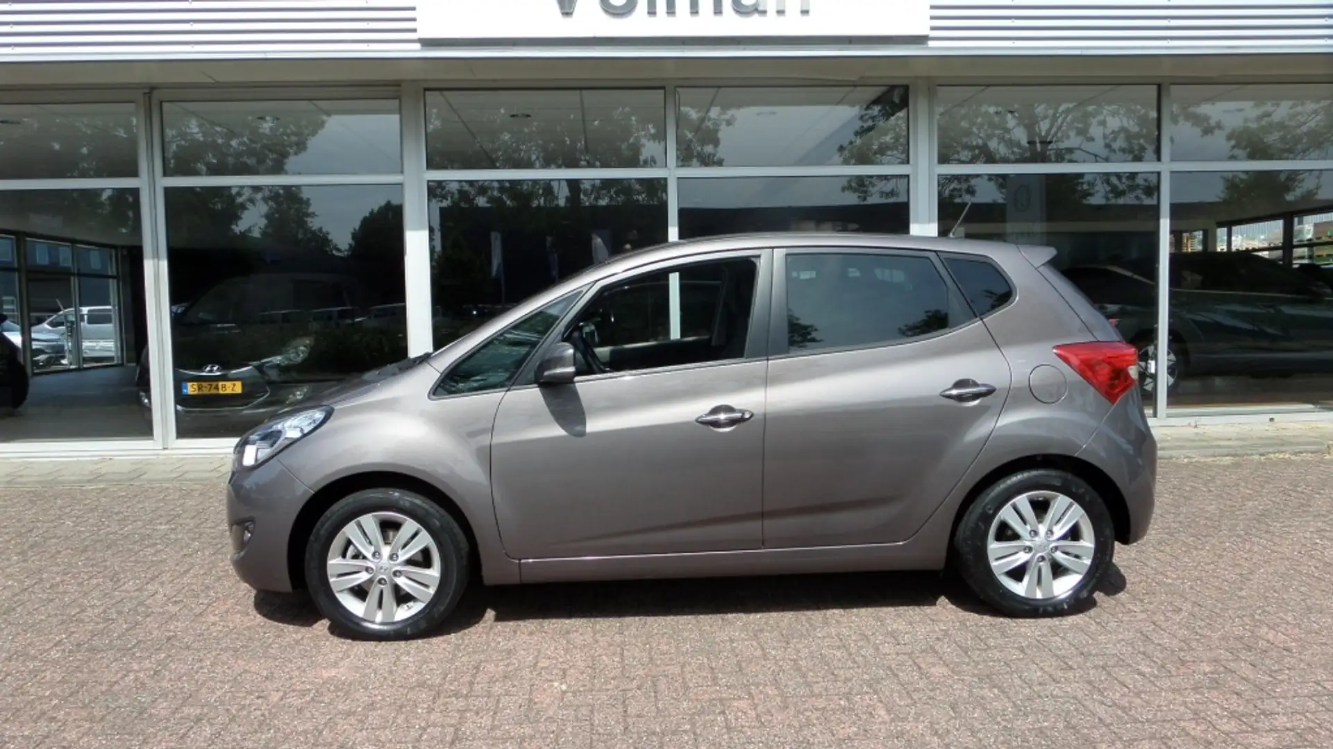 Hyundai iX20 1.4i i-Catcher Коричневий - 2