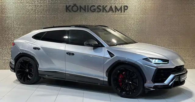 Lamborghini Urus 4.0 V8 *CARBON*AKRAPOVIC*HUD*STERNENHIMMEL*