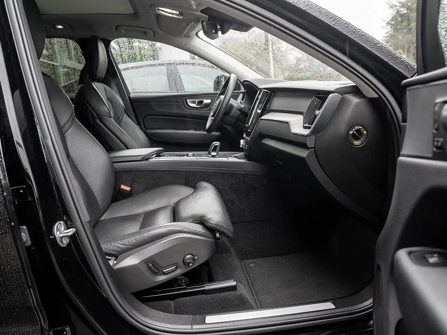 Volvo XC60 T8 AWD Plus Dark Noir - 2