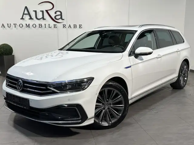 Volkswagen Passat GTE R-Line NAV+IQ-LIGHT+PANO+AHK+DCC+18ZO