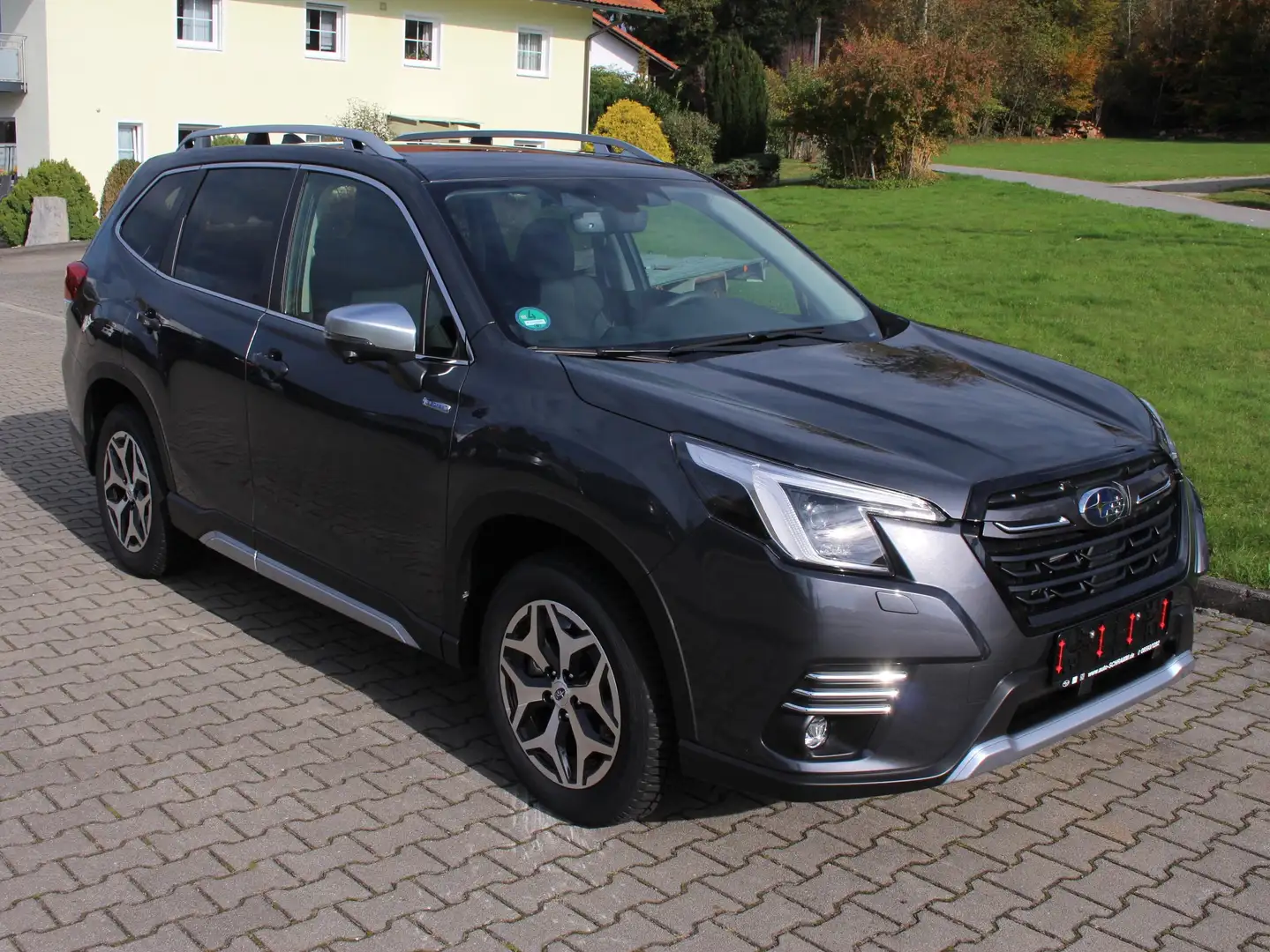Subaru Forester 2.0ie Lineartronic Comfort AHK Grau - 1