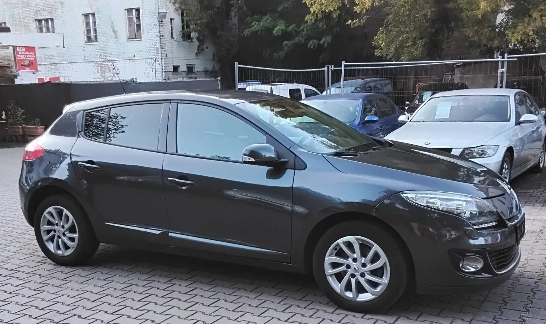 Renault Megane III Lim. 5-trg. Dynamique  Neuer Tüv Grau - 2
