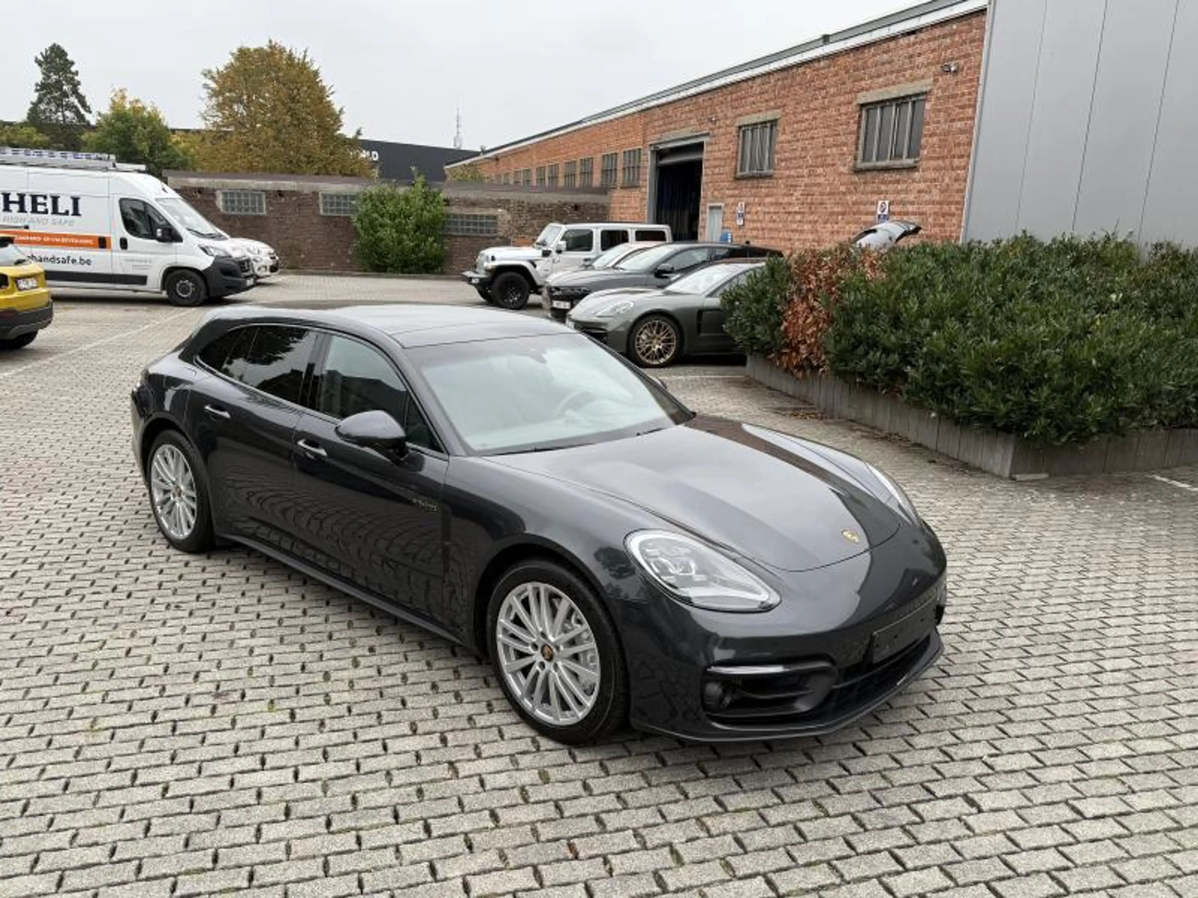 Porsche Panamera Sport Turismo 4 E-Hybrid Platinium Edition Ed — photo 5