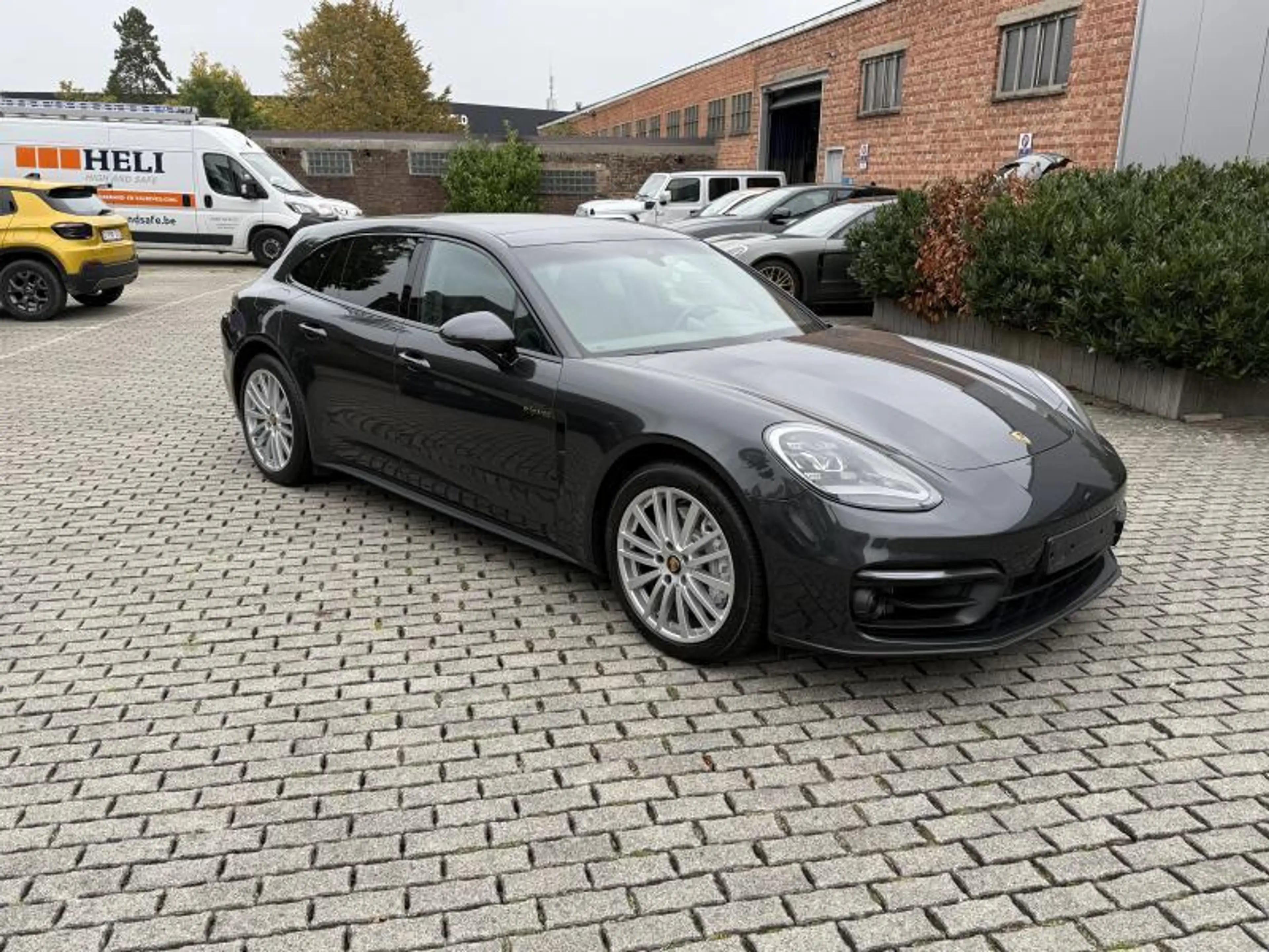 Porsche Panamera Sport Turismo 4 E-Hybrid Platinium Edition Ed — photo 7