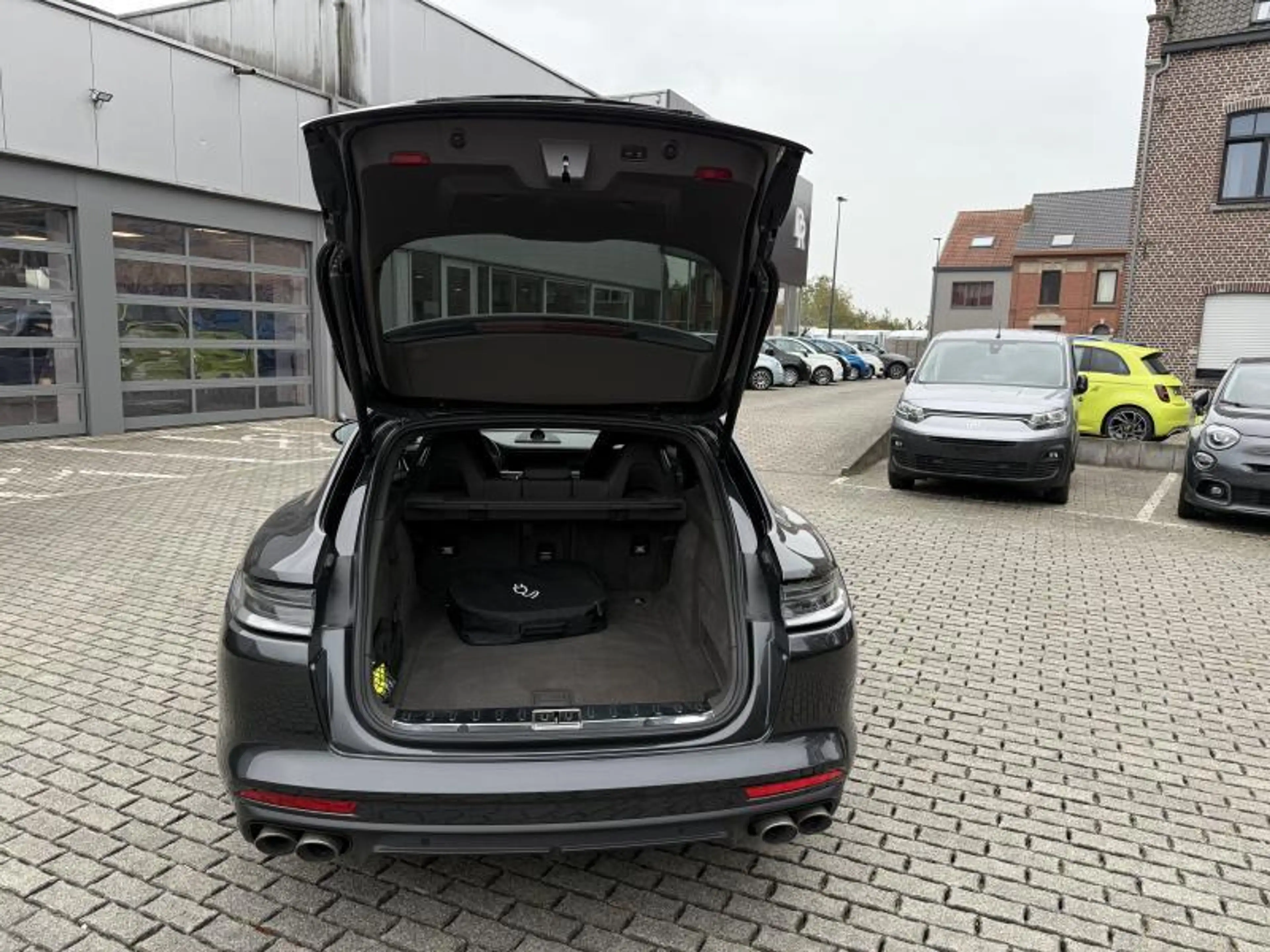 Porsche Panamera Sport Turismo 4 E-Hybrid Platinium Edition Ed — photo 15