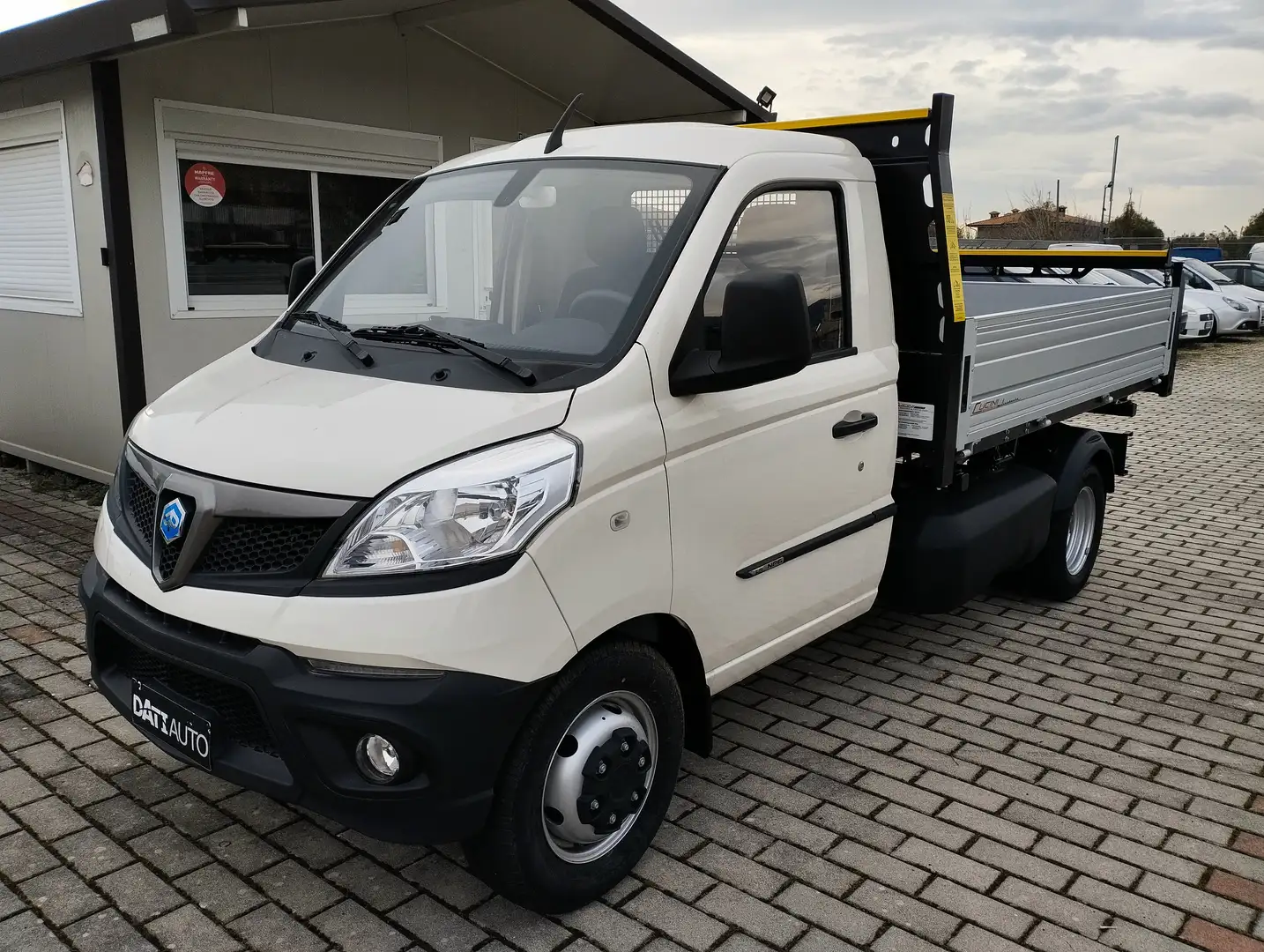 Piaggio Porter NP6 RUOTA GEMELLA PREZZO PIU' IVA Білий - 1