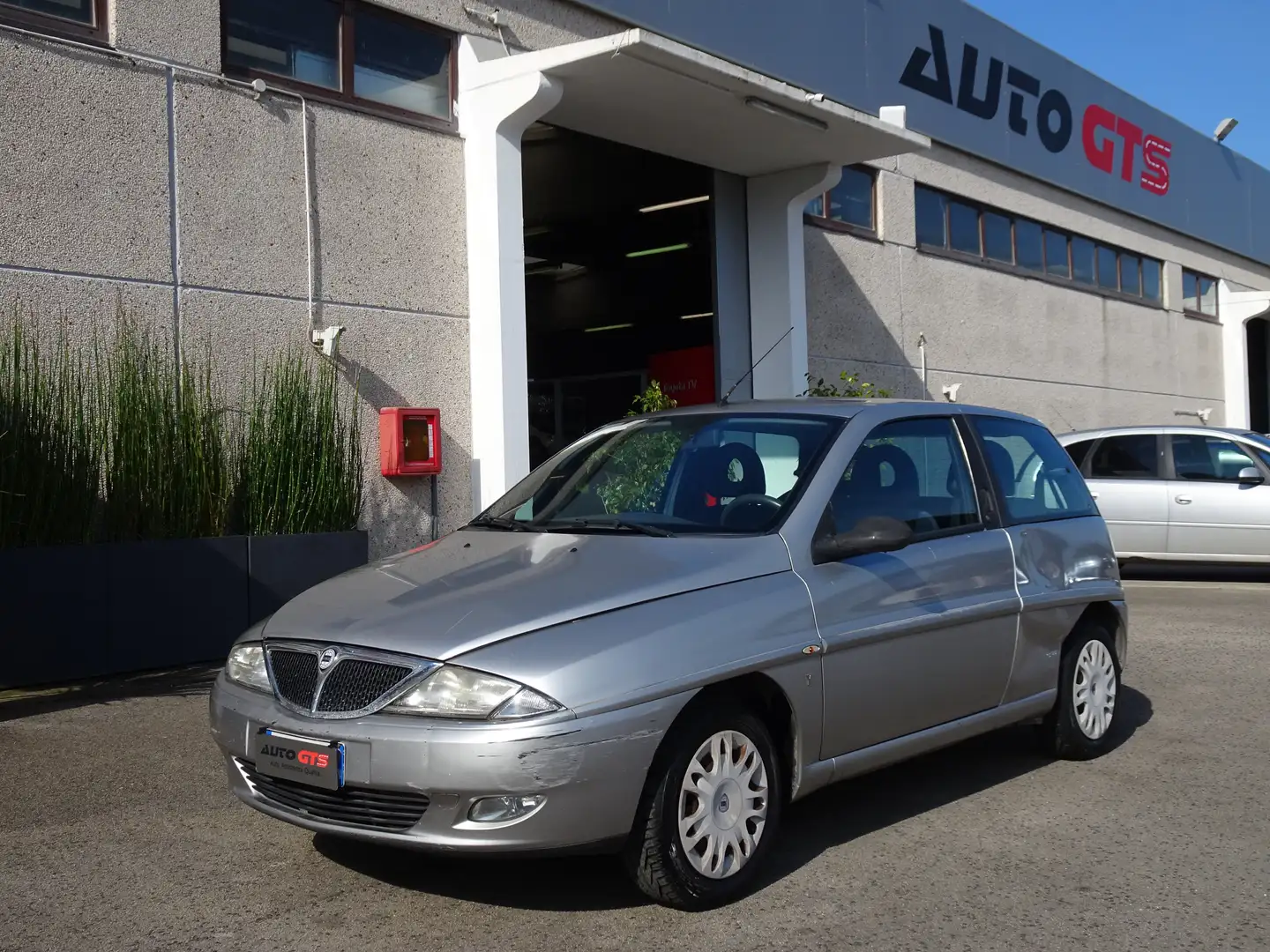 Lancia Ypsilon Y 1.2 LS Grau - 1