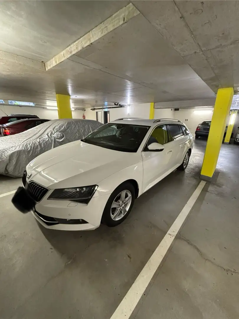 Skoda Superb Kombi 2,0 TDI Style DSG - 1