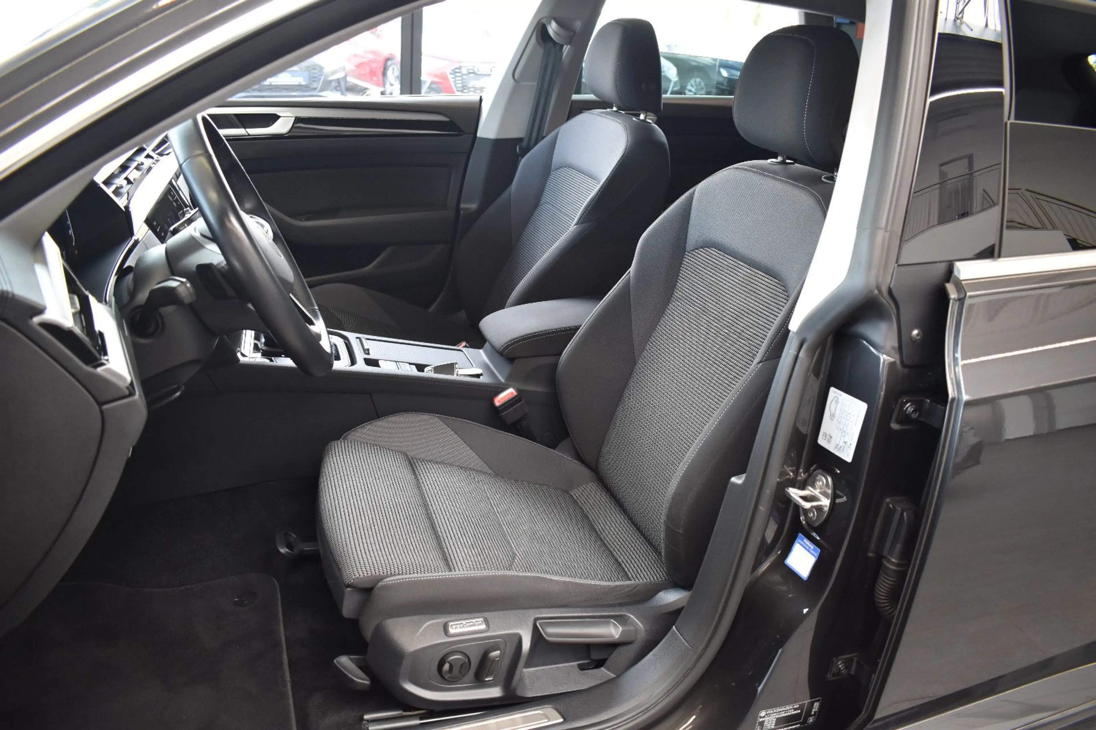 Volkswagen Arteon 2.0TDI Shooting Brake DSG LED~LiveCo~ACC — photo 8
