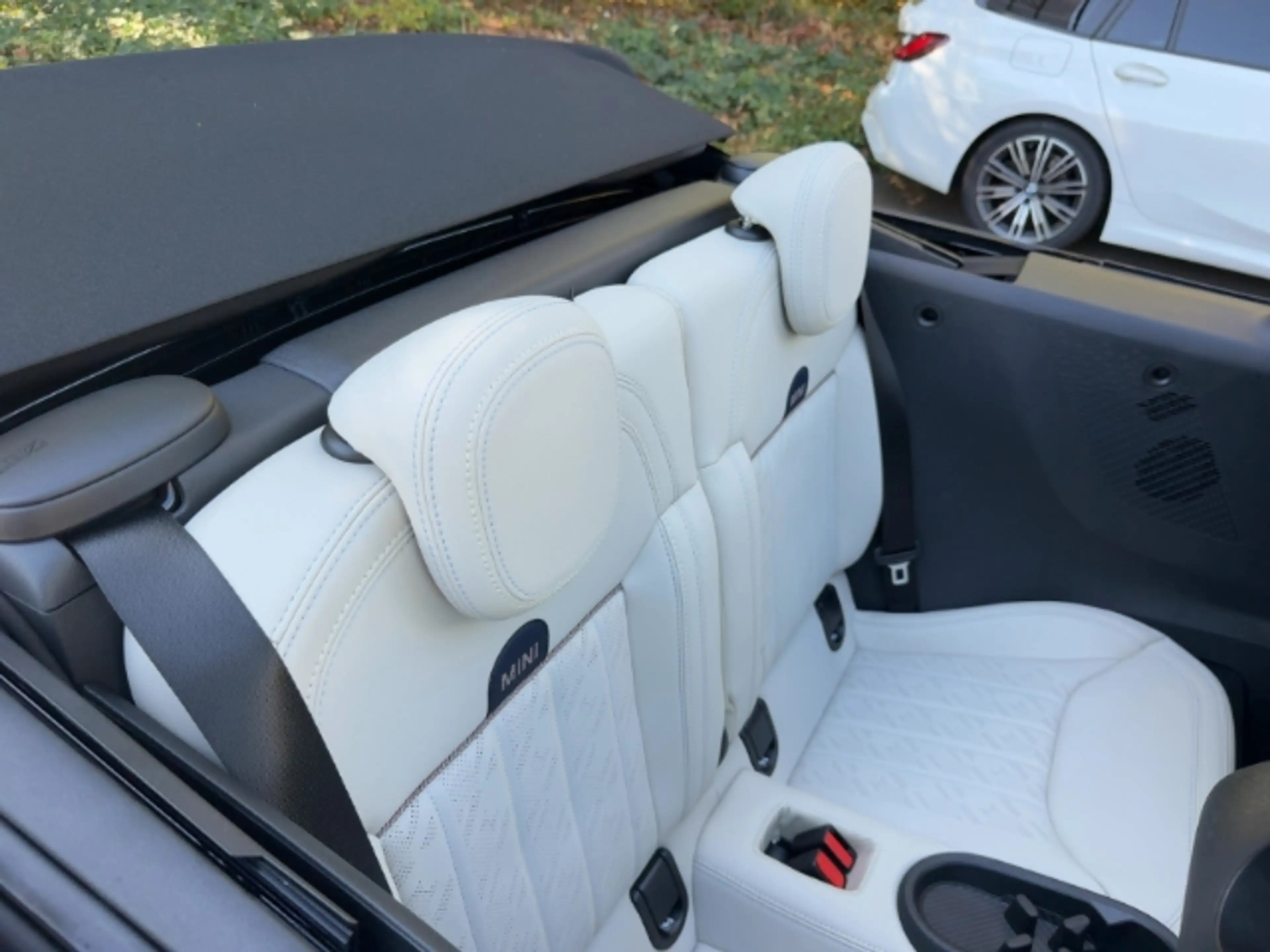 MINI Cooper S Cabrio HUD Navi HarmanKardon LED Kurvenlicht Mehrzonenkli — photo 7