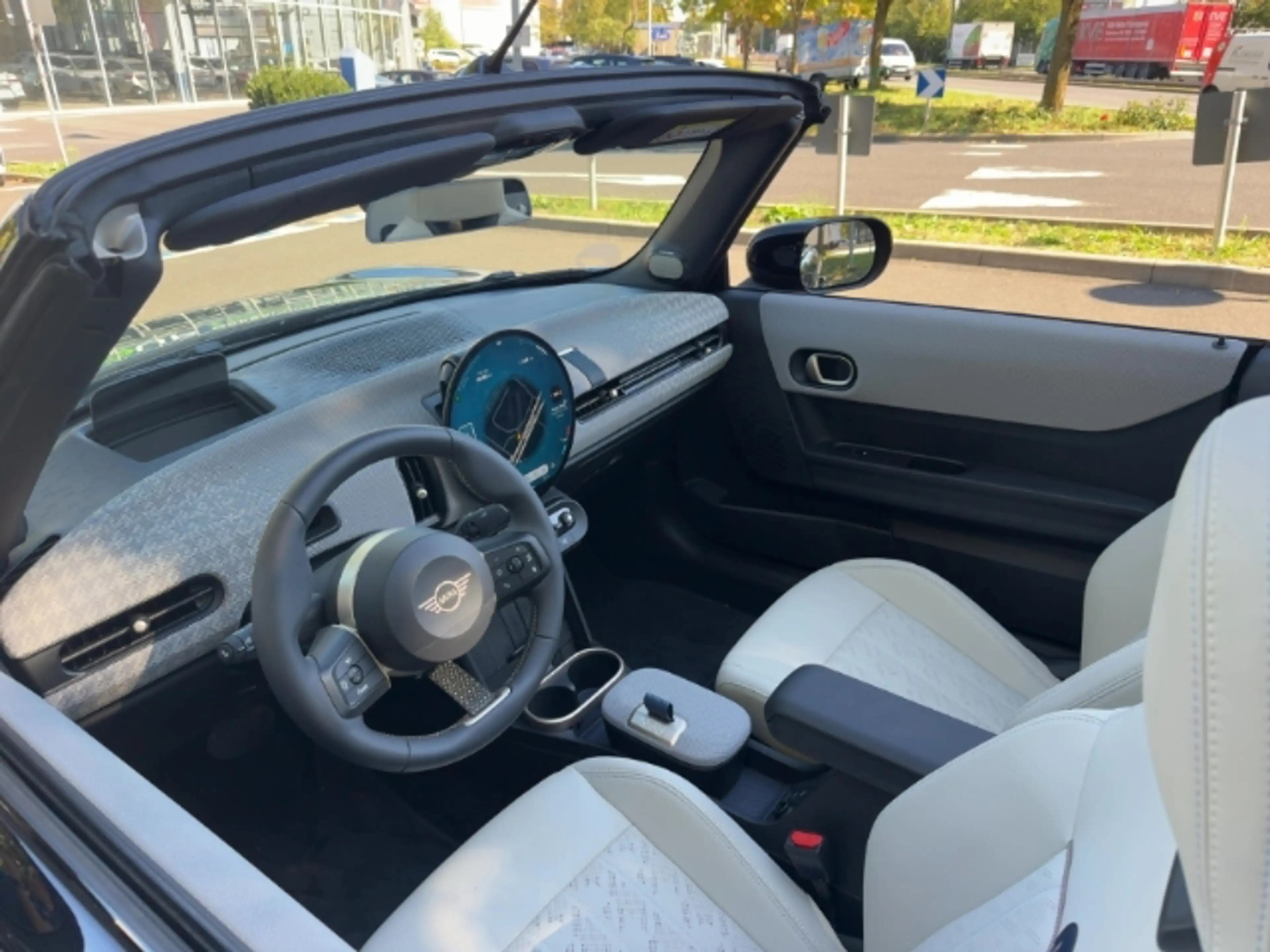 MINI Cooper S Cabrio HUD Navi HarmanKardon LED Kurvenlicht Mehrzonenkli — photo 6