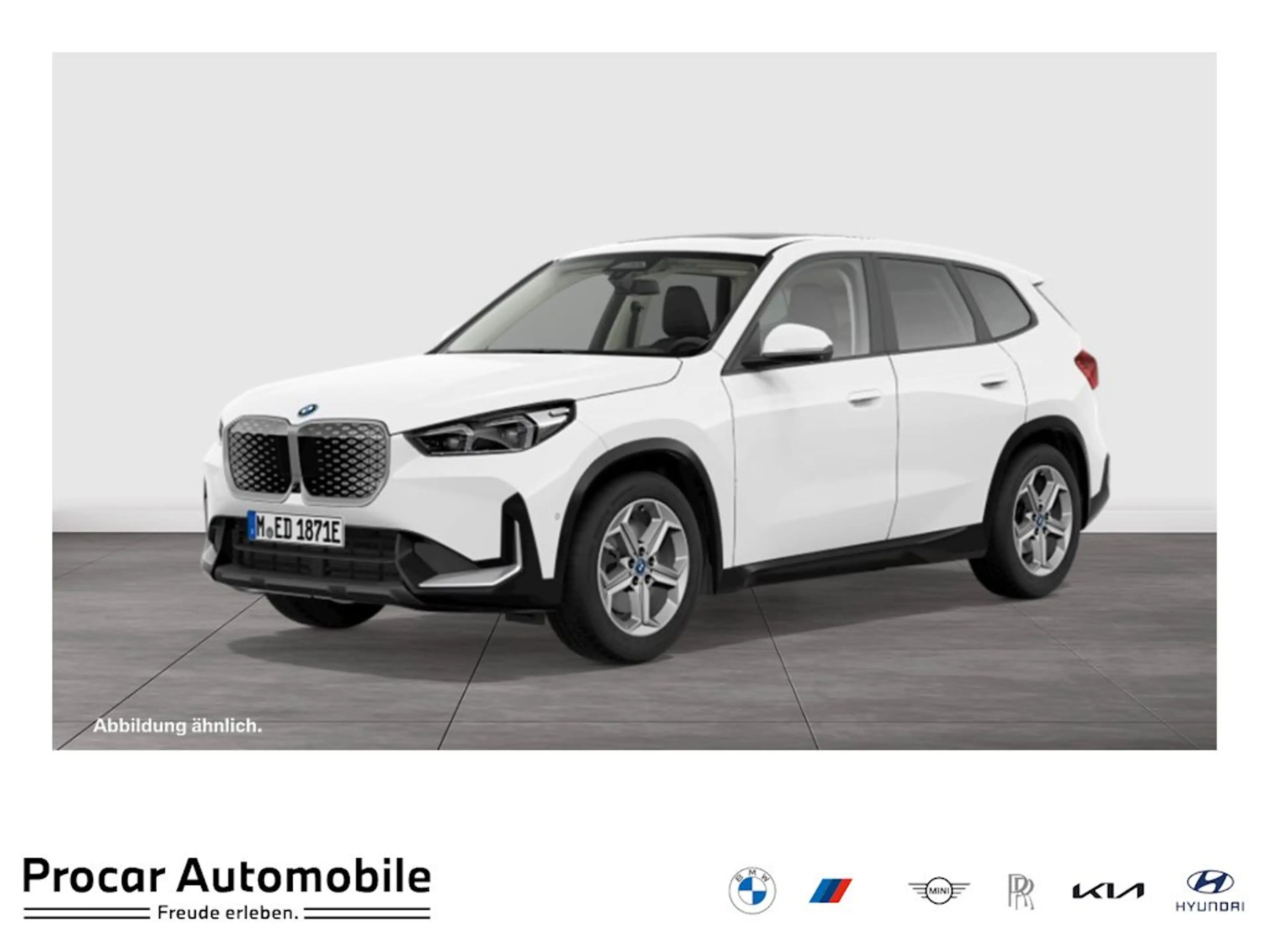BMW iX1 eDrive20 DAProf HeadUp Pano Aktivsitz 360Grad