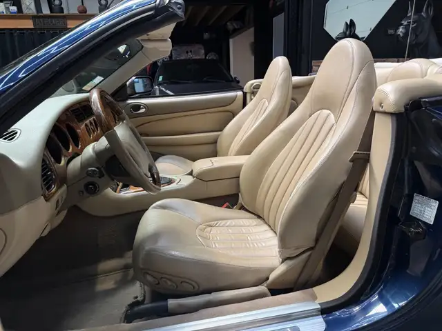 Jaguar XK8 view 7