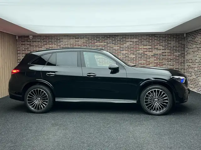 Mercedes-Benz GLC Class view 4