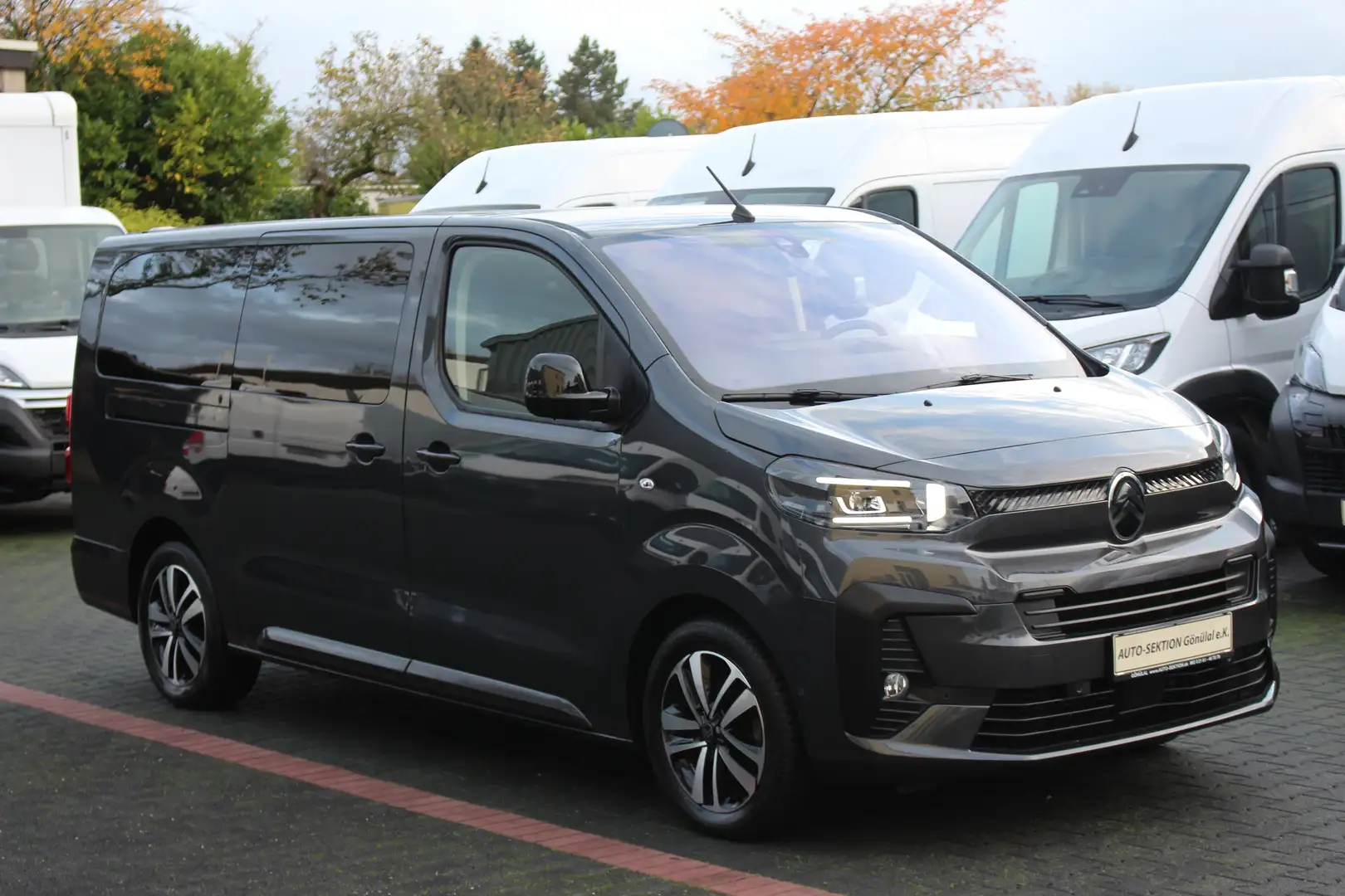 Citroen Spacetourer Plus XL 2.0 180 9Sitz*Kamera*Keyless Gris - 1