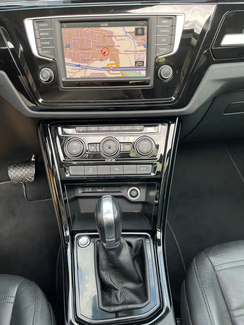 Volkswagen Touran Highline - Automatik - Kamera - Sitzh. - Navi Weiß - 2