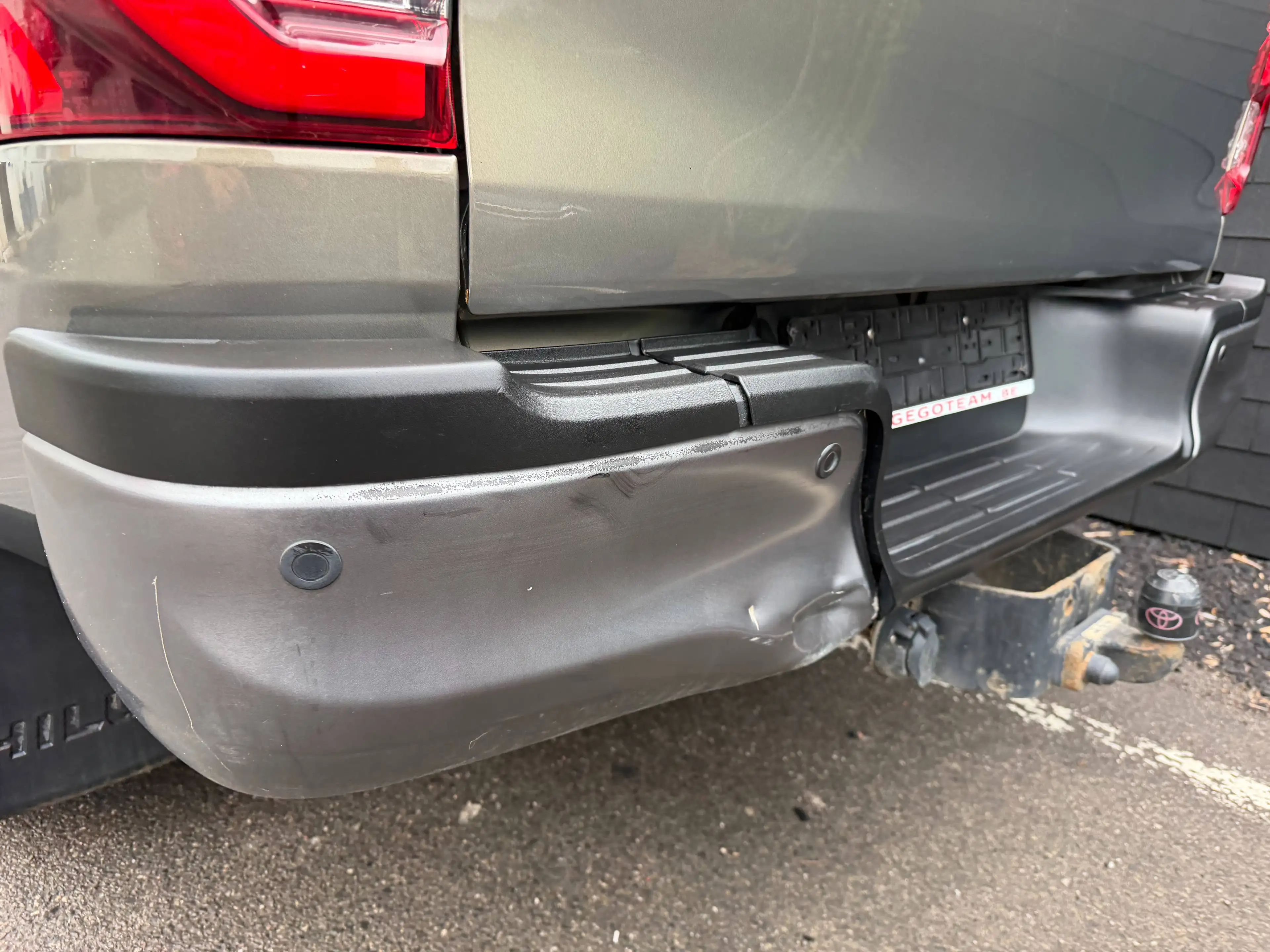 Toyota Hilux 2.8 D-4D 4WD Invincible+NAVI+CUIR+CAMERA+JANTES+EURO 6D — photo 4