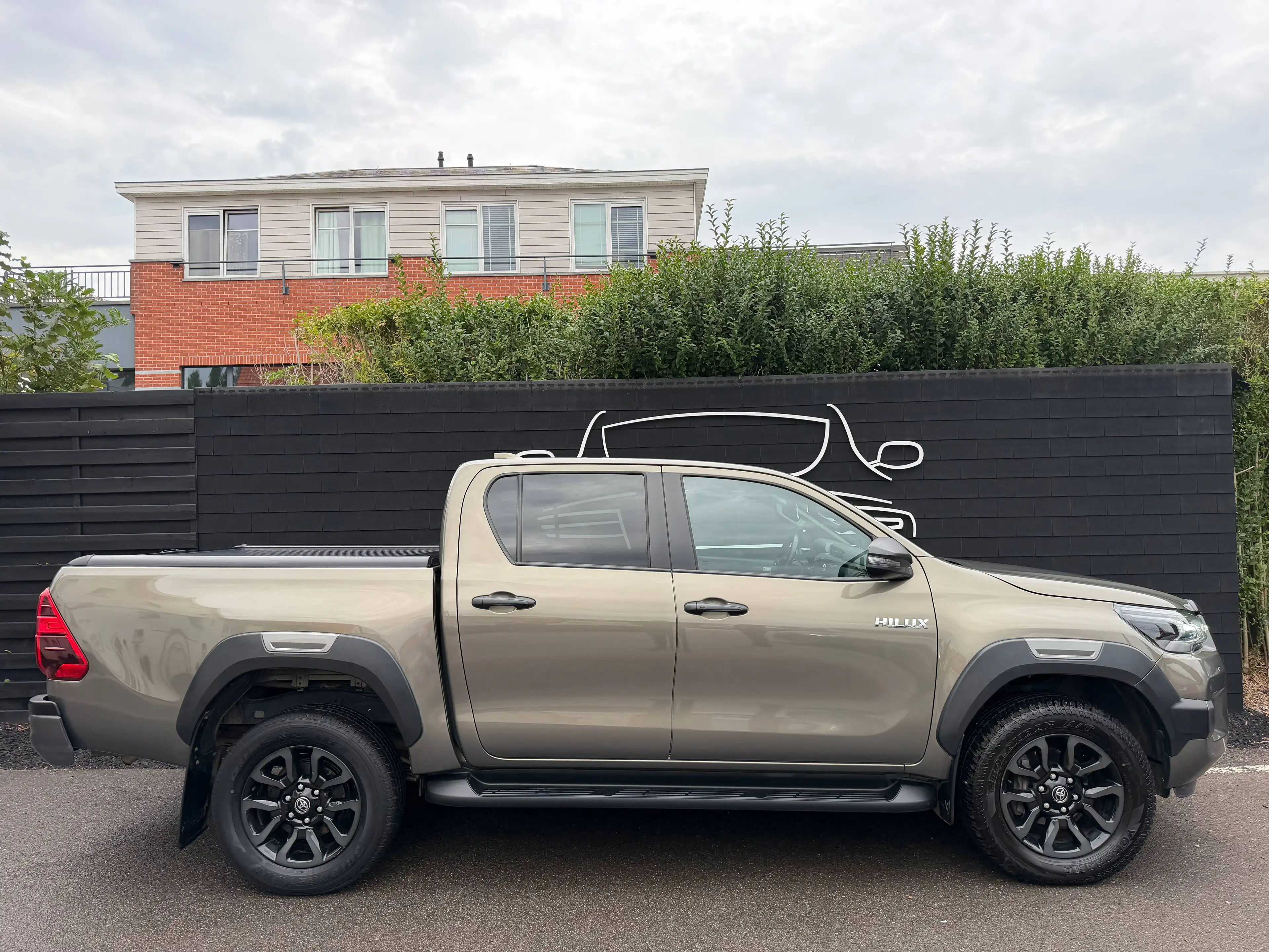 Toyota Hilux 2.8 D-4D 4WD Invincible+NAVI+CUIR+CAMERA+JANTES+EURO 6D — photo 6