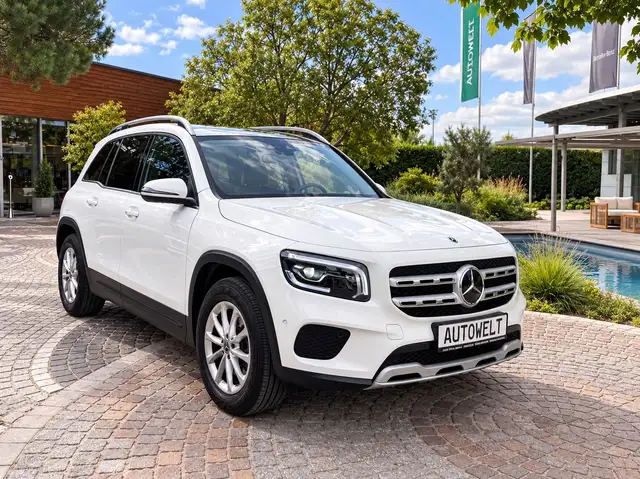 Mercedes-Benz GLB 200 d 1.Hand,Panorama,MB LED,Kamera,SHZ,AHK