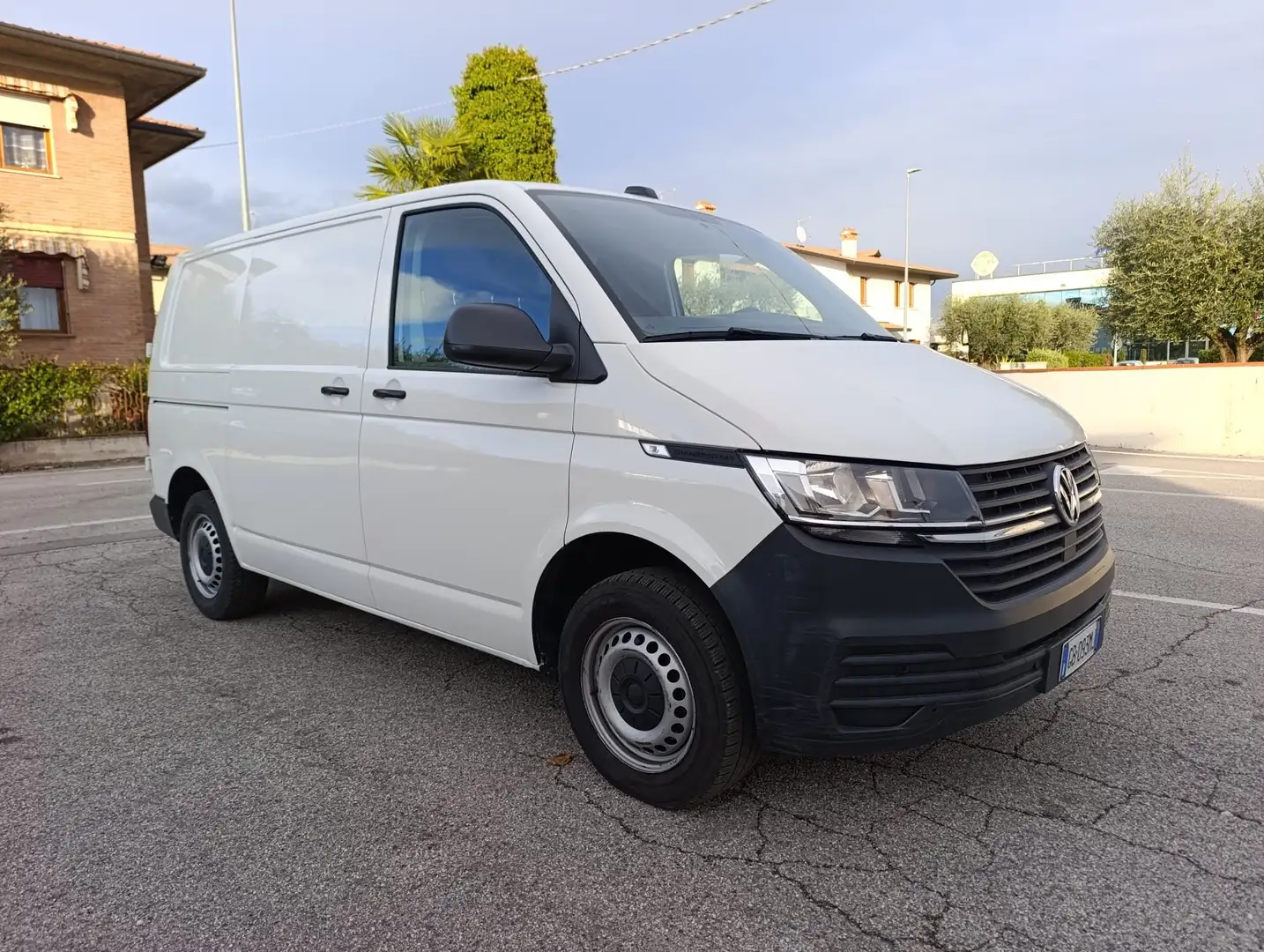 Volkswagen T6.1 Transporter 2.0 TDI 110cv Bianco - 1