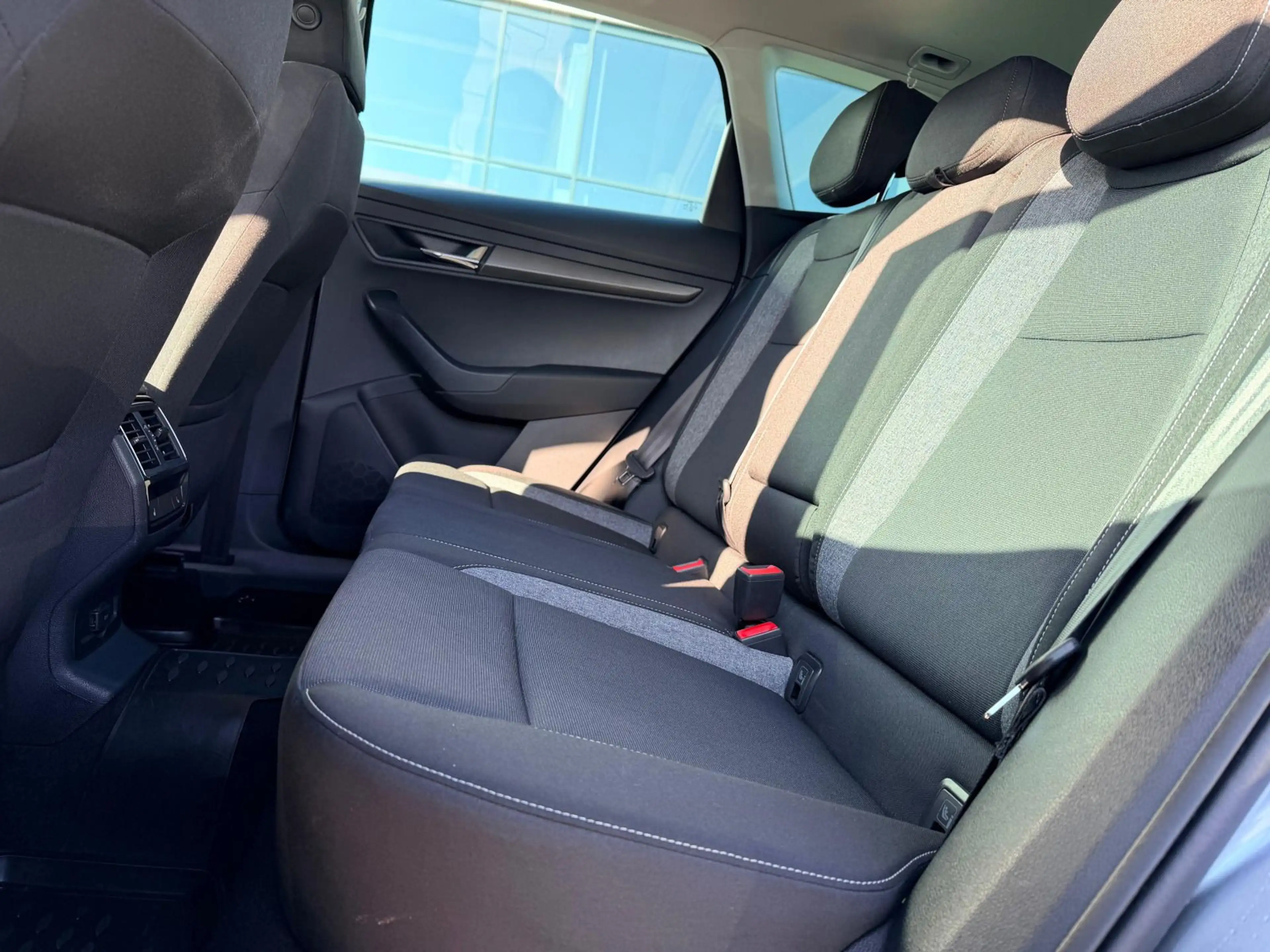 Skoda Karoq 1.5 TSI ACT Drive 125 AHK TOTWINKEL KAMERA — photo 11