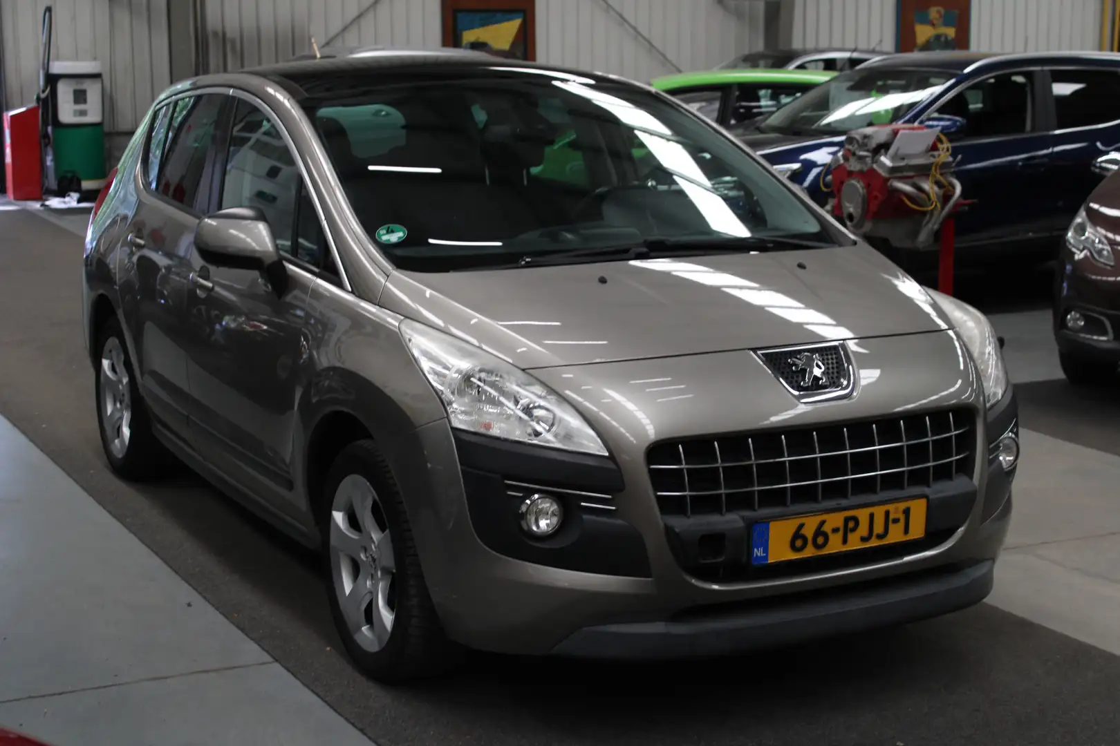 Peugeot 3008 1.6 THP ST Panoramadak, NAP, Airco, Cruise control Grijs - 2