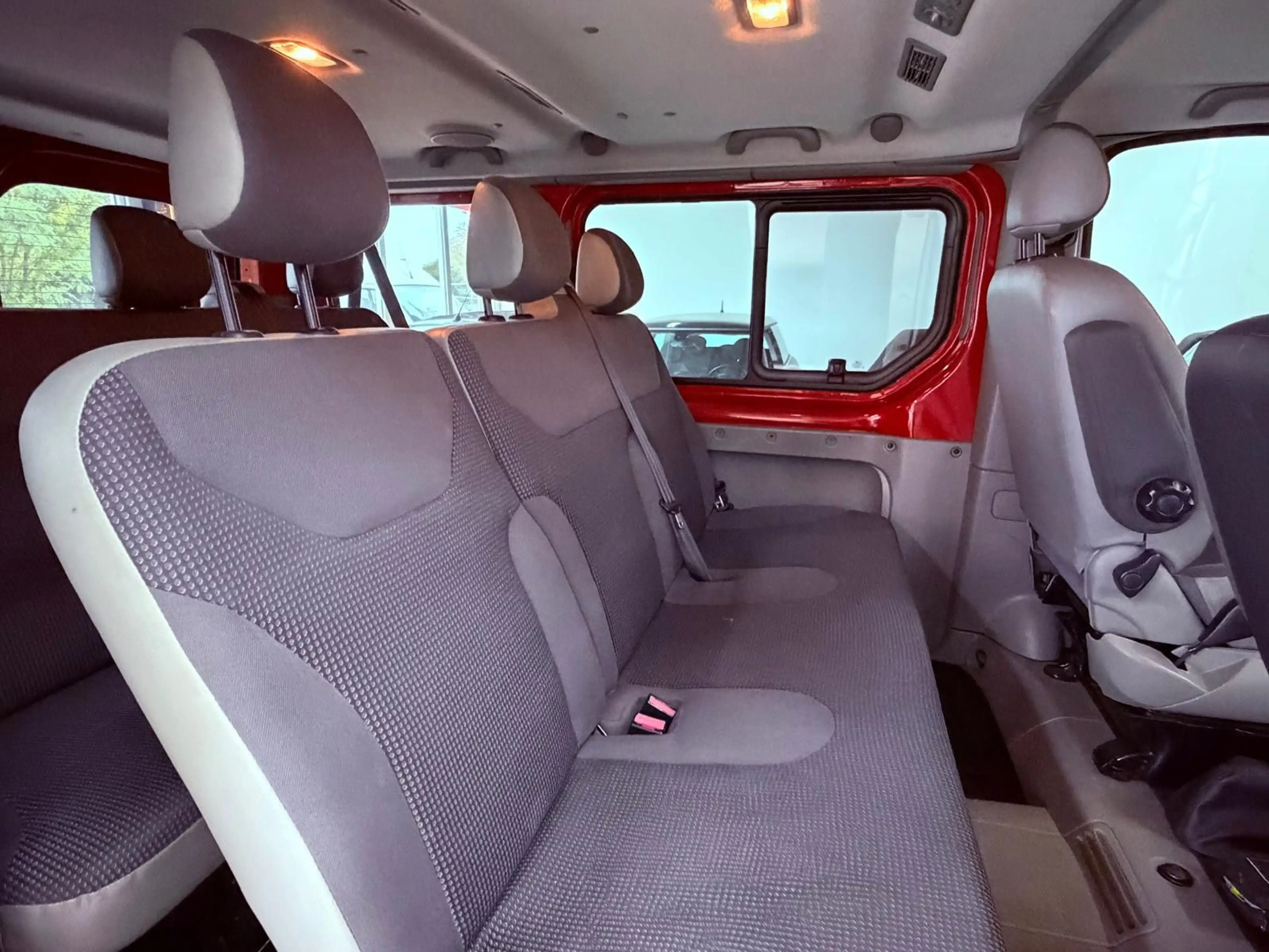 Opel Vivaro Kasten/Kombi Kombi L1H1 2,7t — photo 8