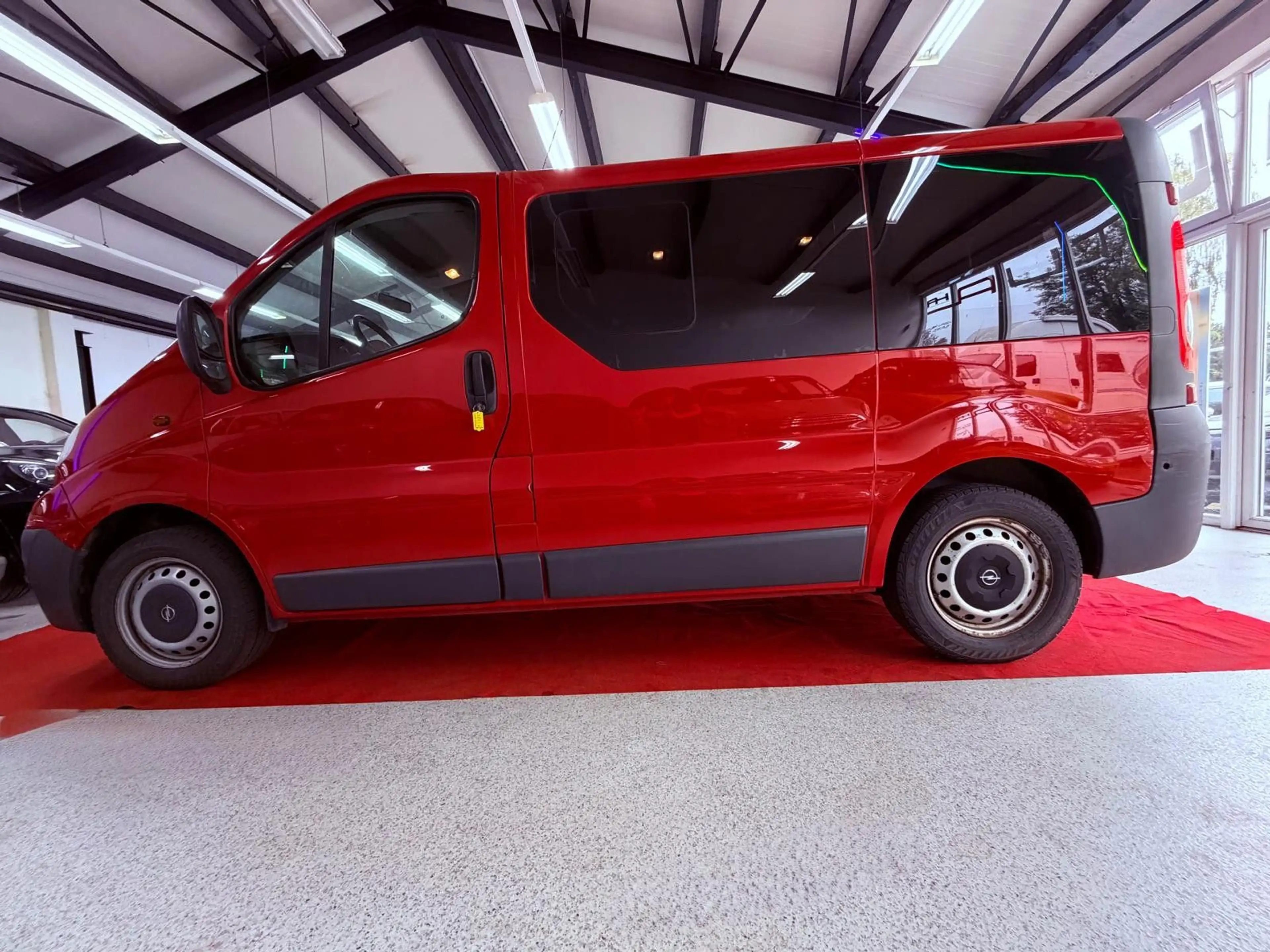 Opel Vivaro Kasten/Kombi Kombi L1H1 2,7t — photo 10