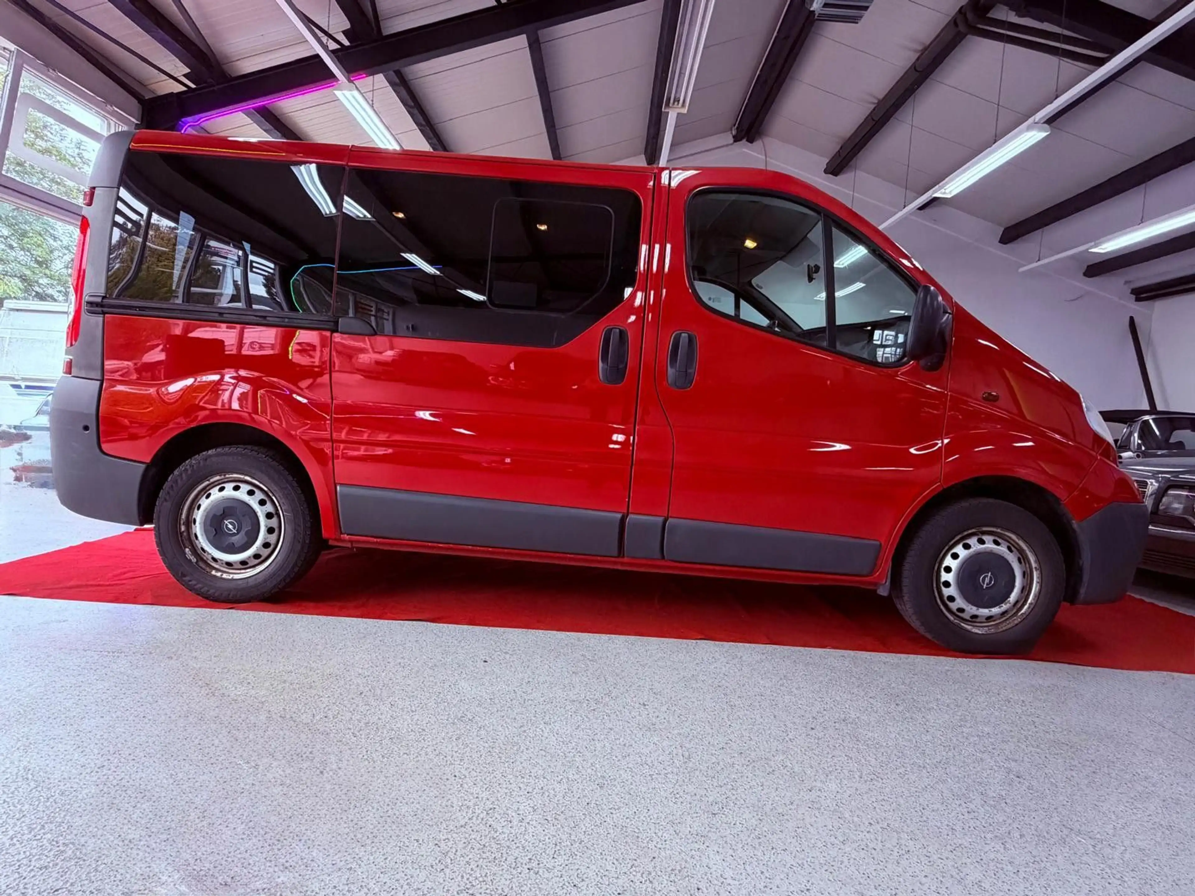 Opel Vivaro Kasten/Kombi Kombi L1H1 2,7t — photo 11