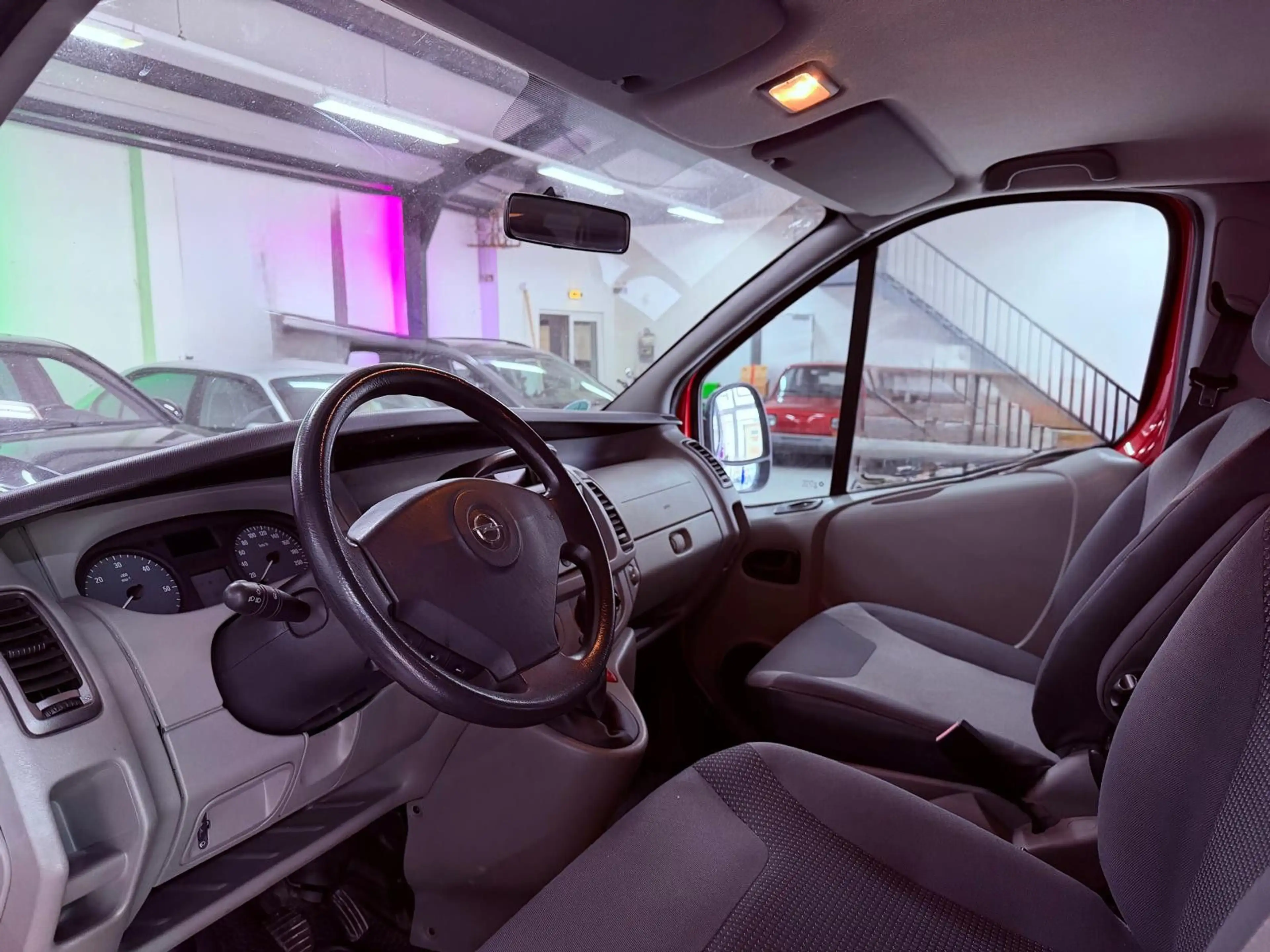 Opel Vivaro Kasten/Kombi Kombi L1H1 2,7t — photo 6