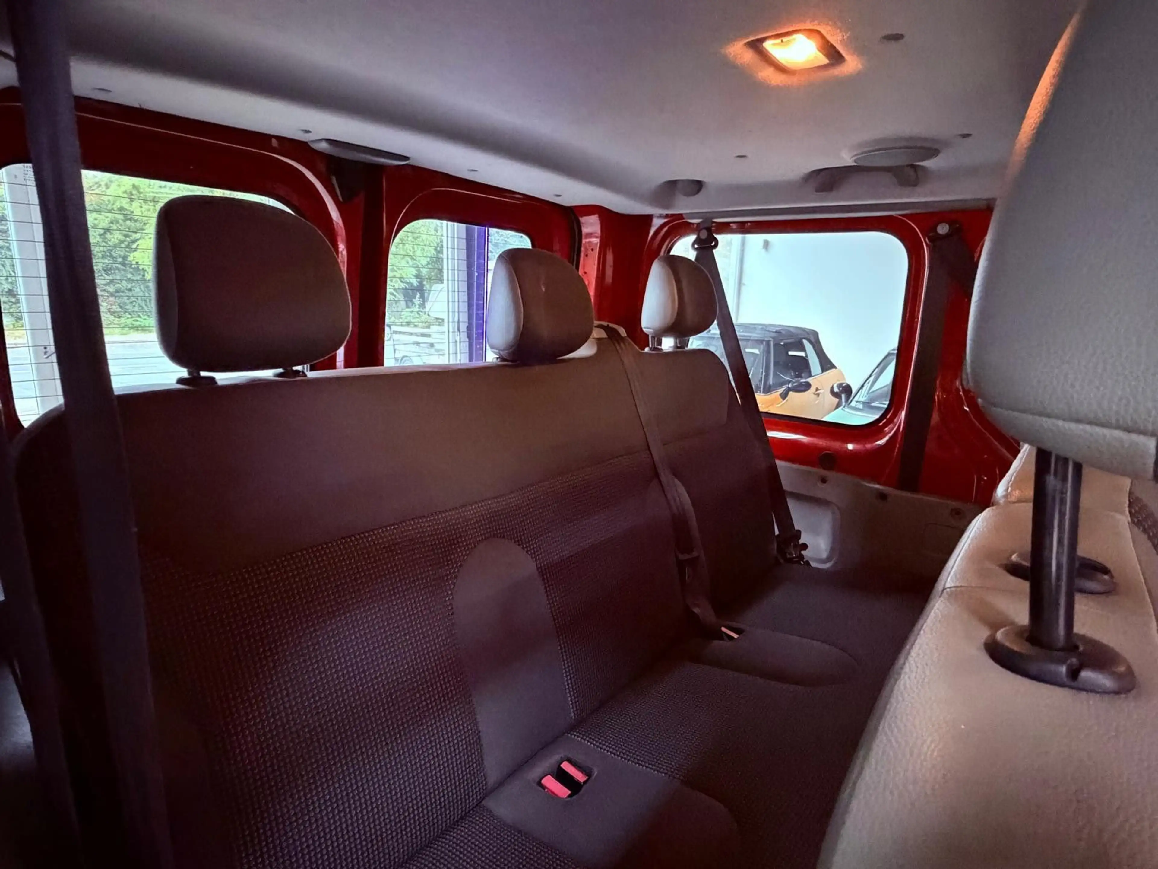 Opel Vivaro Kasten/Kombi Kombi L1H1 2,7t — photo 9