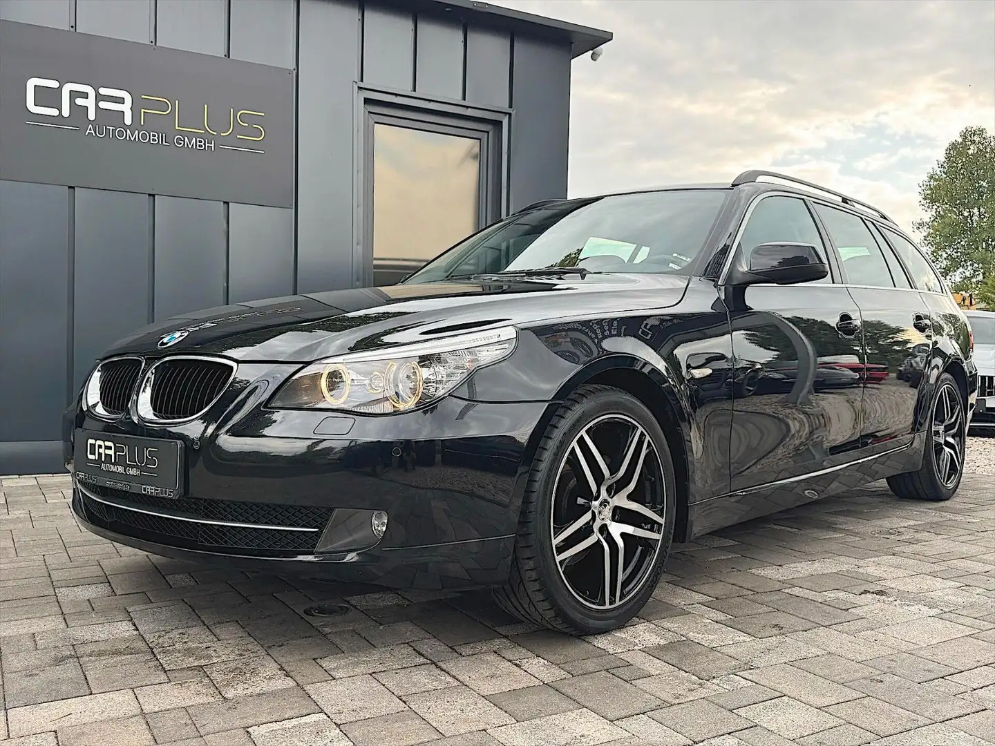BMW 520 d Touring Automatik Facelift *Xenon*Navi*TÜV* Schwarz - 1