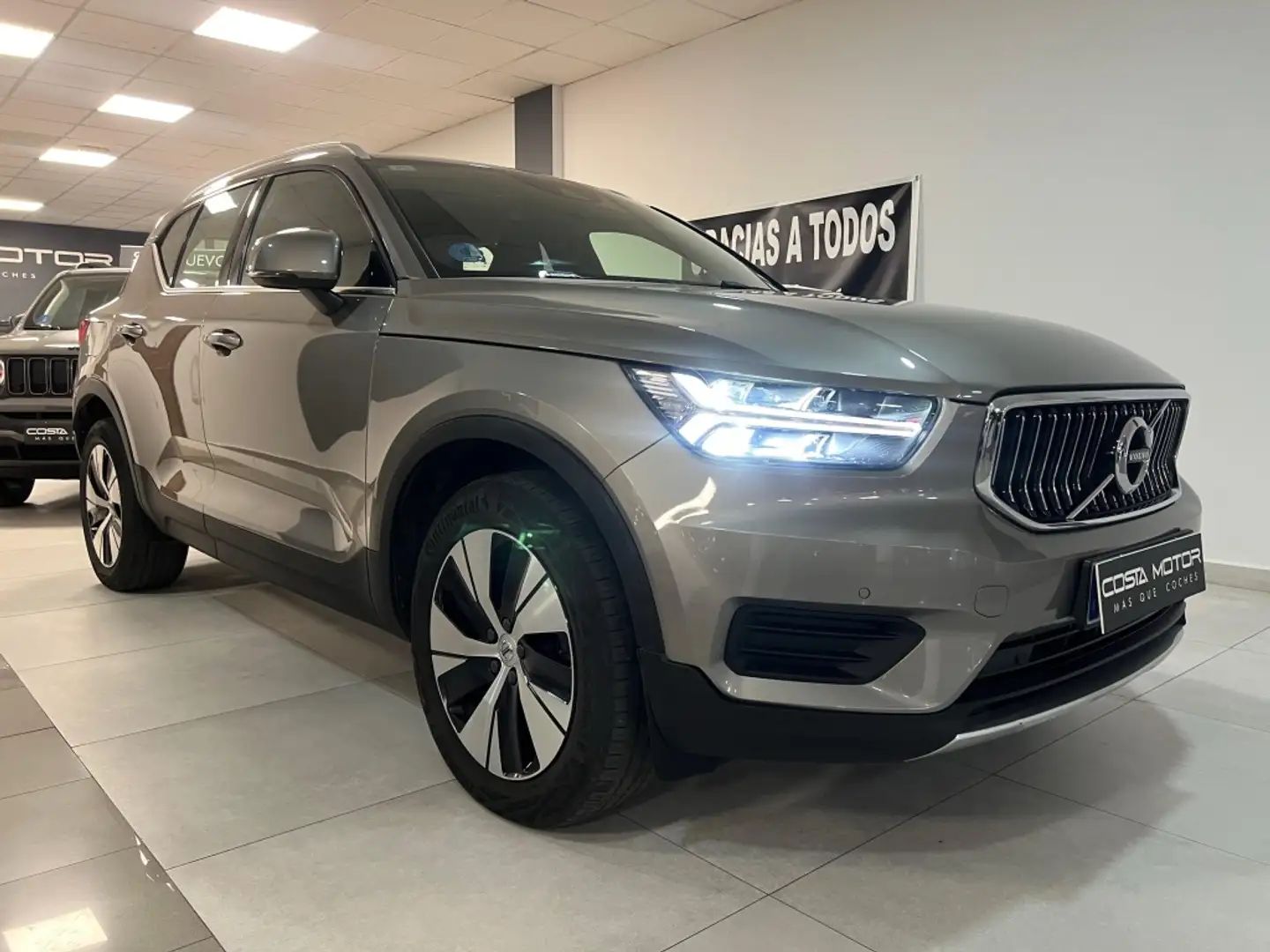 Volvo XC40 T5 Recharge Inscription Expression Aut. Grijs - 2