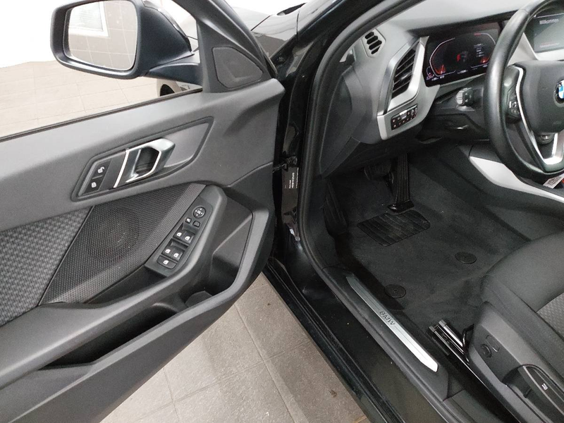BMW 118 dA Advantage NAVI LED SHZ HUD RFK — photo 14