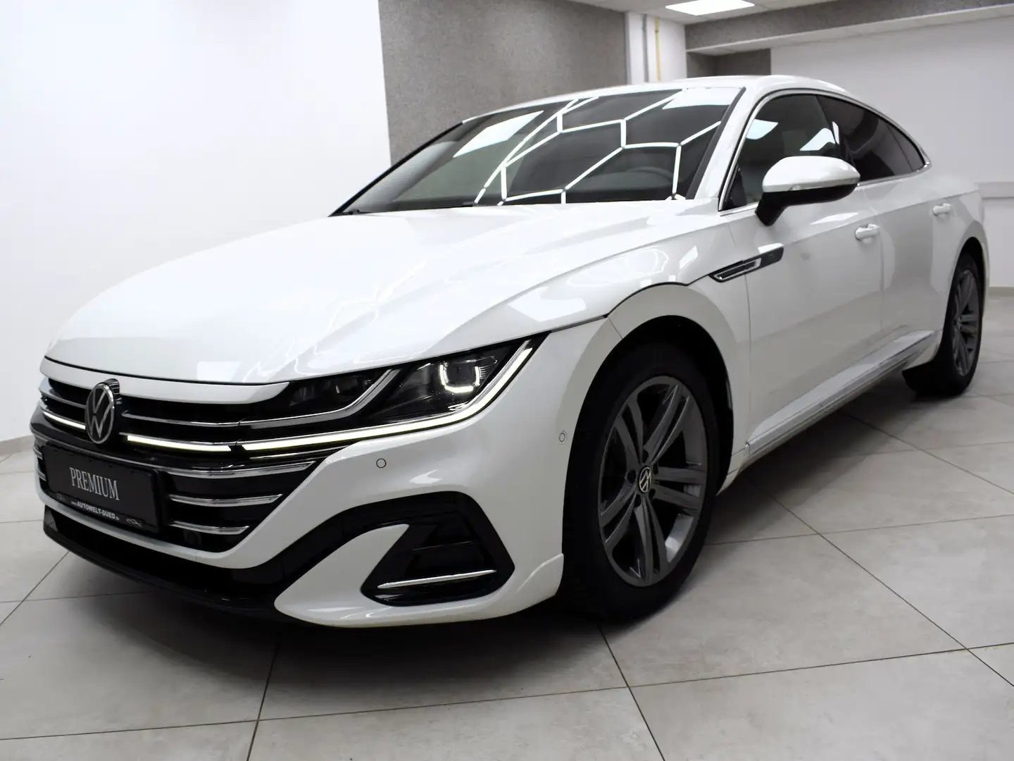 Volkswagen Arteon 2.0 TSI R Line Sportpaket RCam 4xSHZ KeylGo Weiß - 2